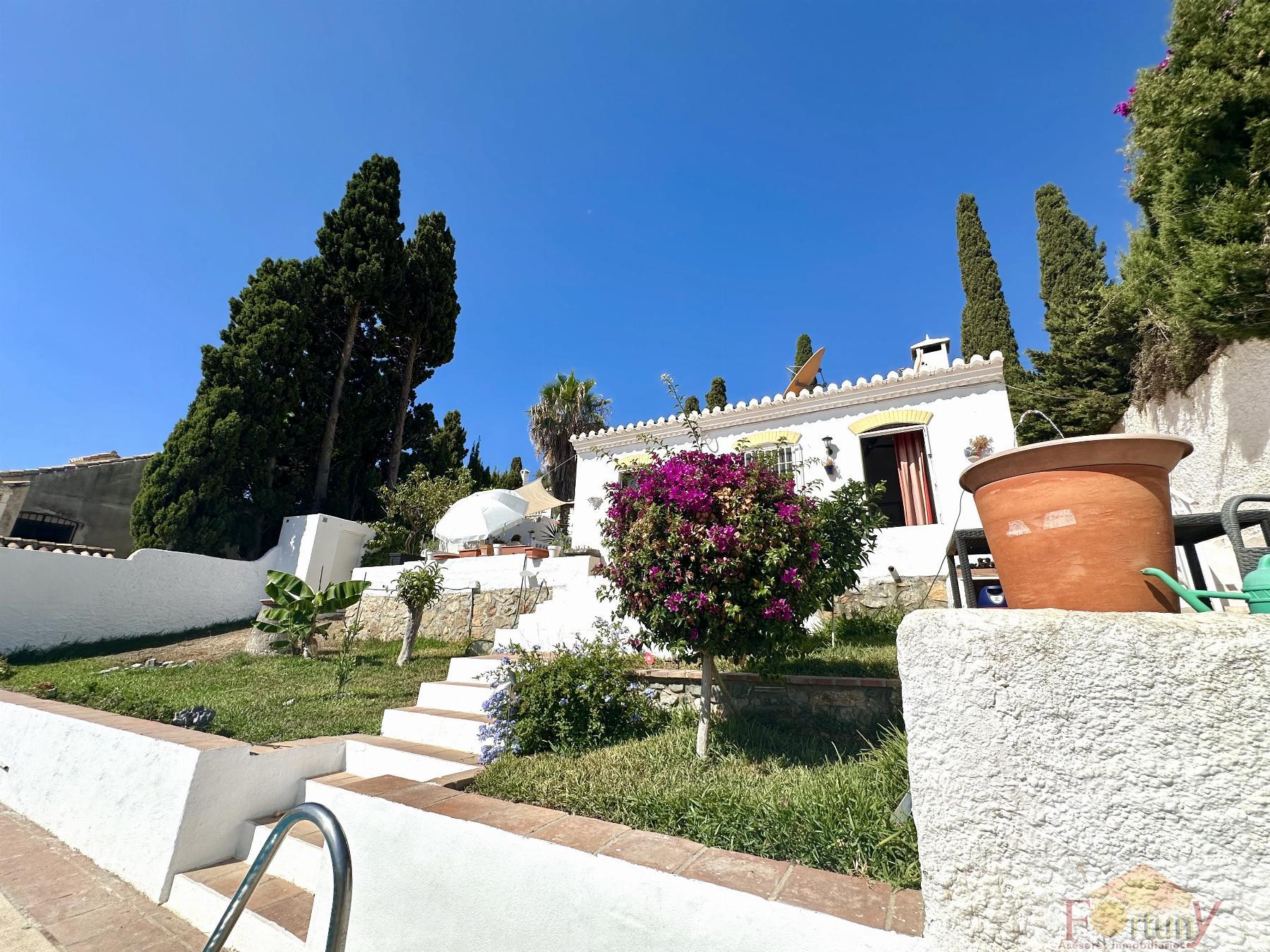 For sale of house in La Herradura
