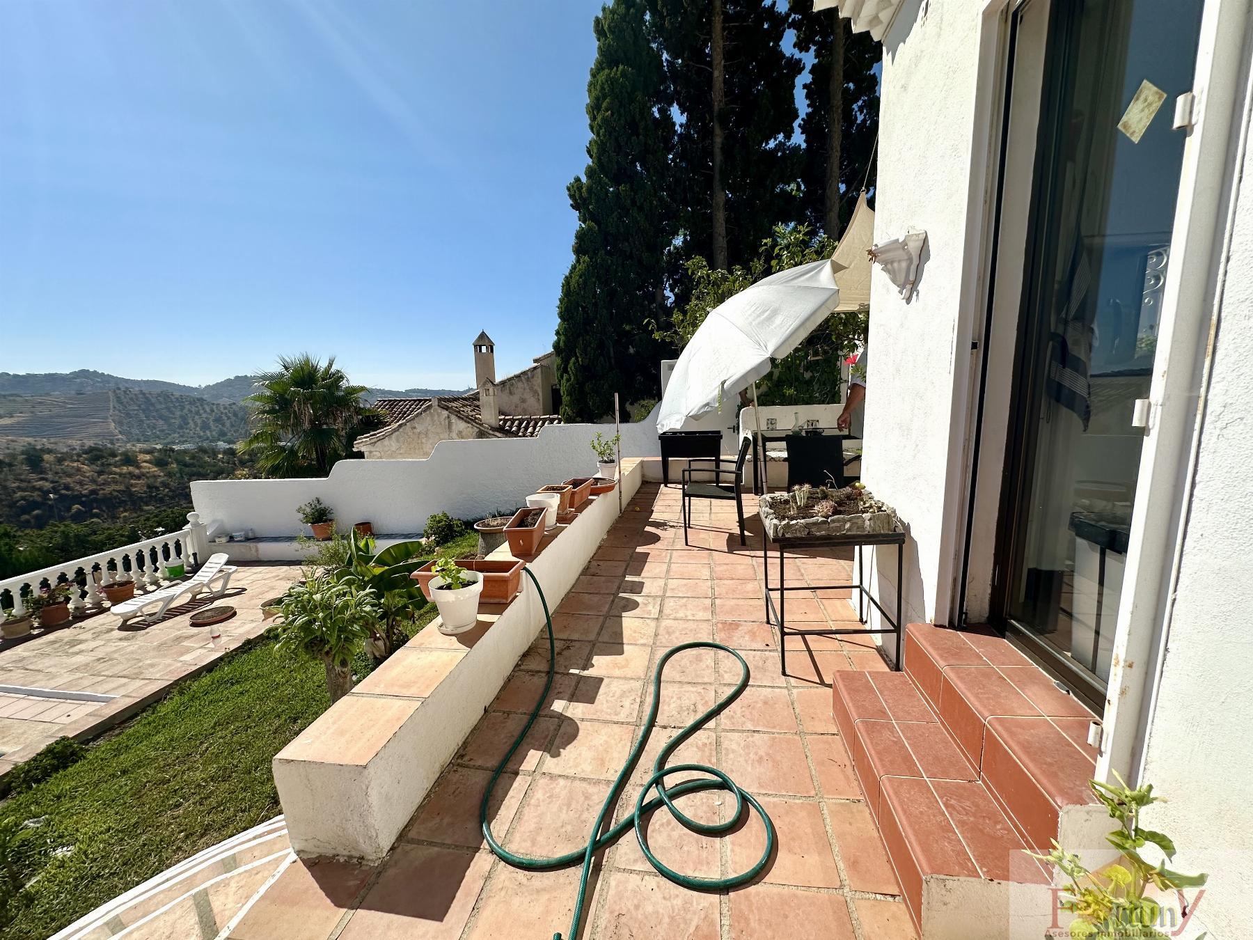 For sale of house in La Herradura