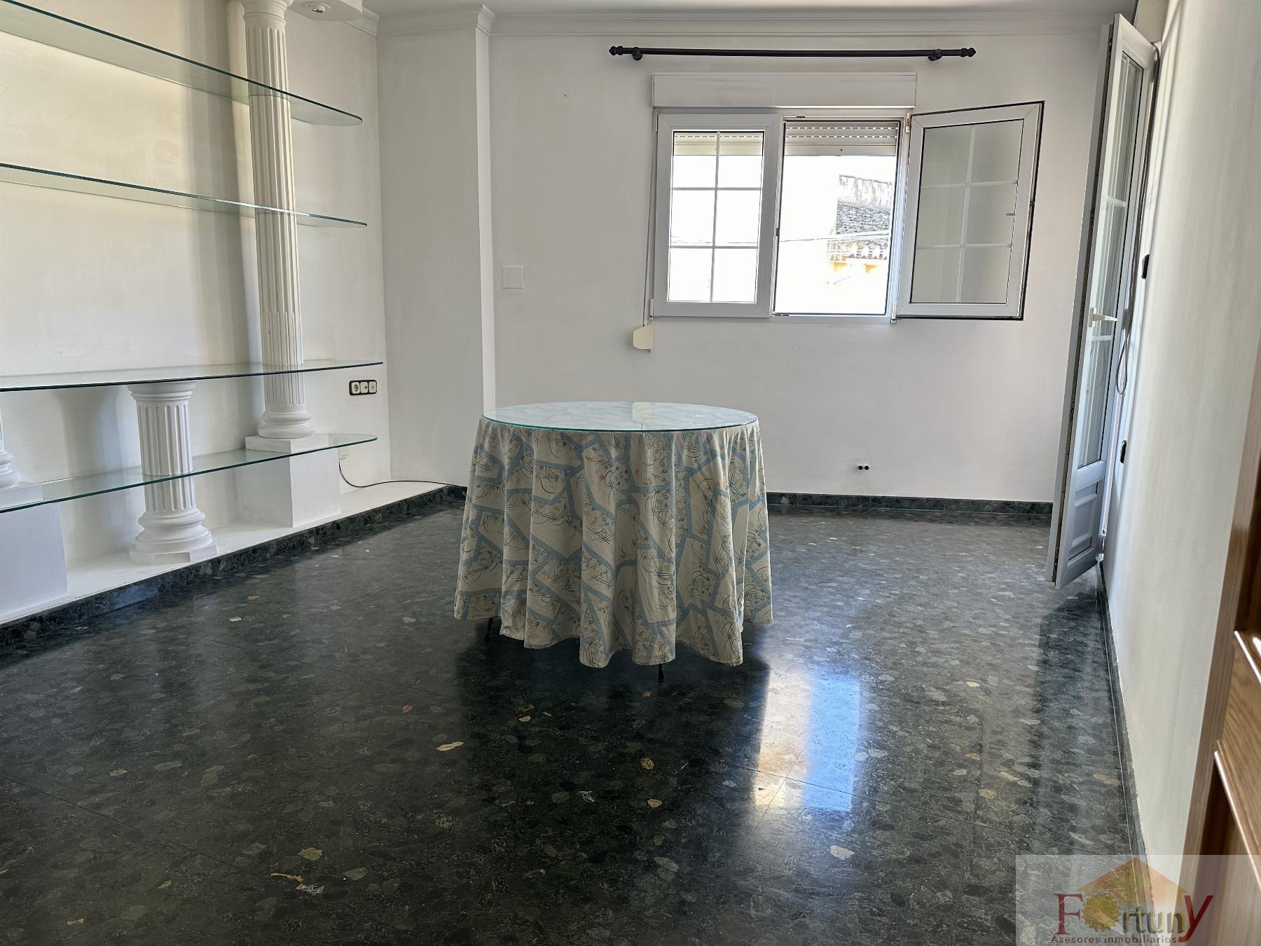For sale of house in Dílar
