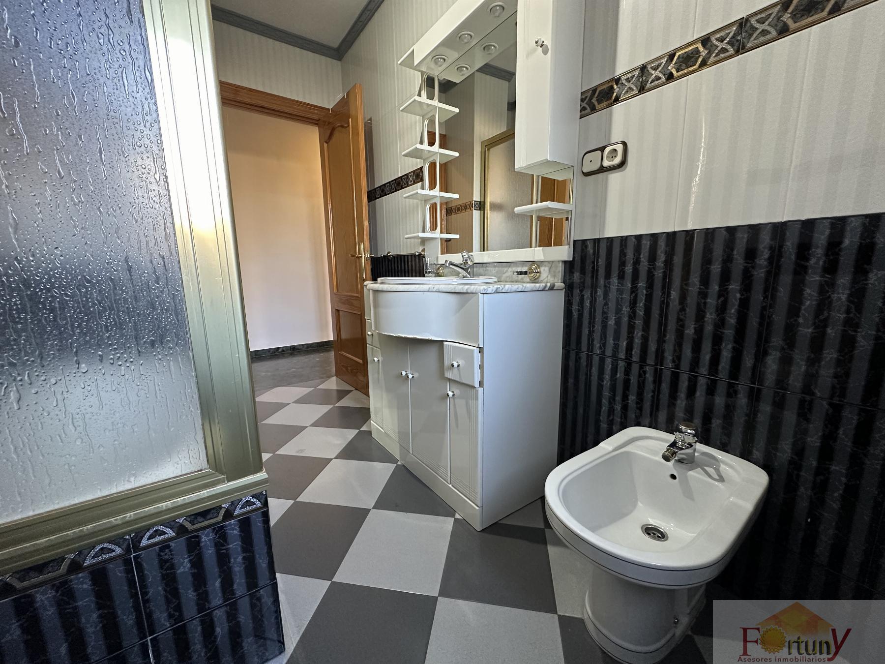 For sale of house in Dílar