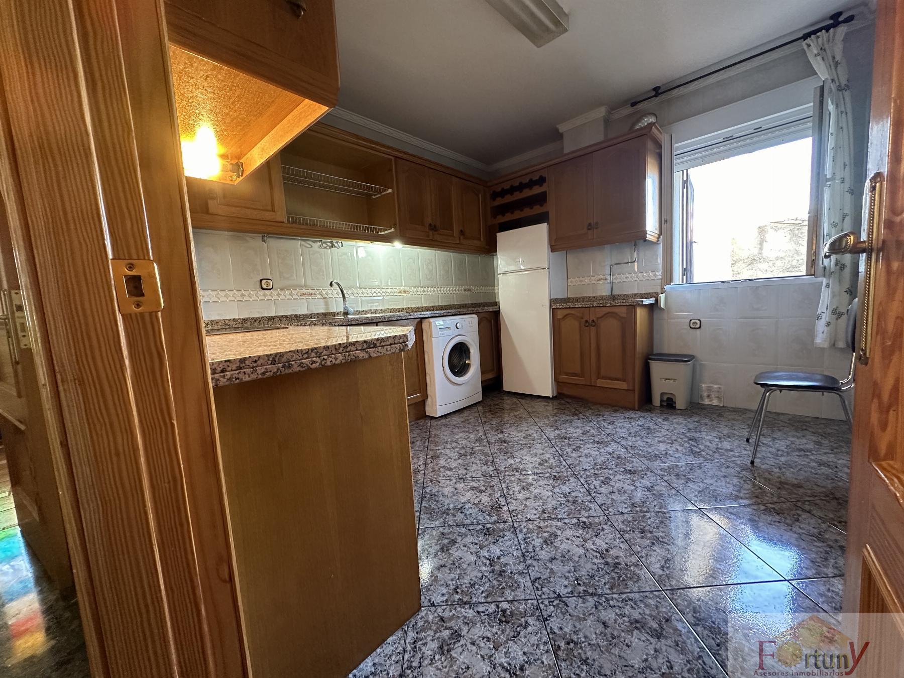 For sale of house in Dílar