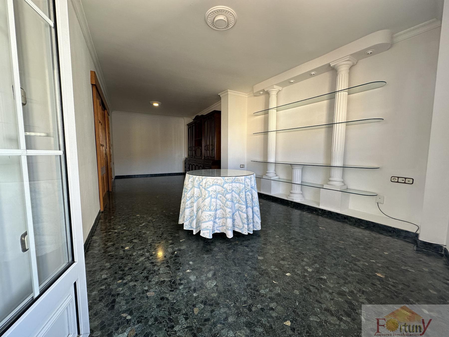 For sale of house in Dílar