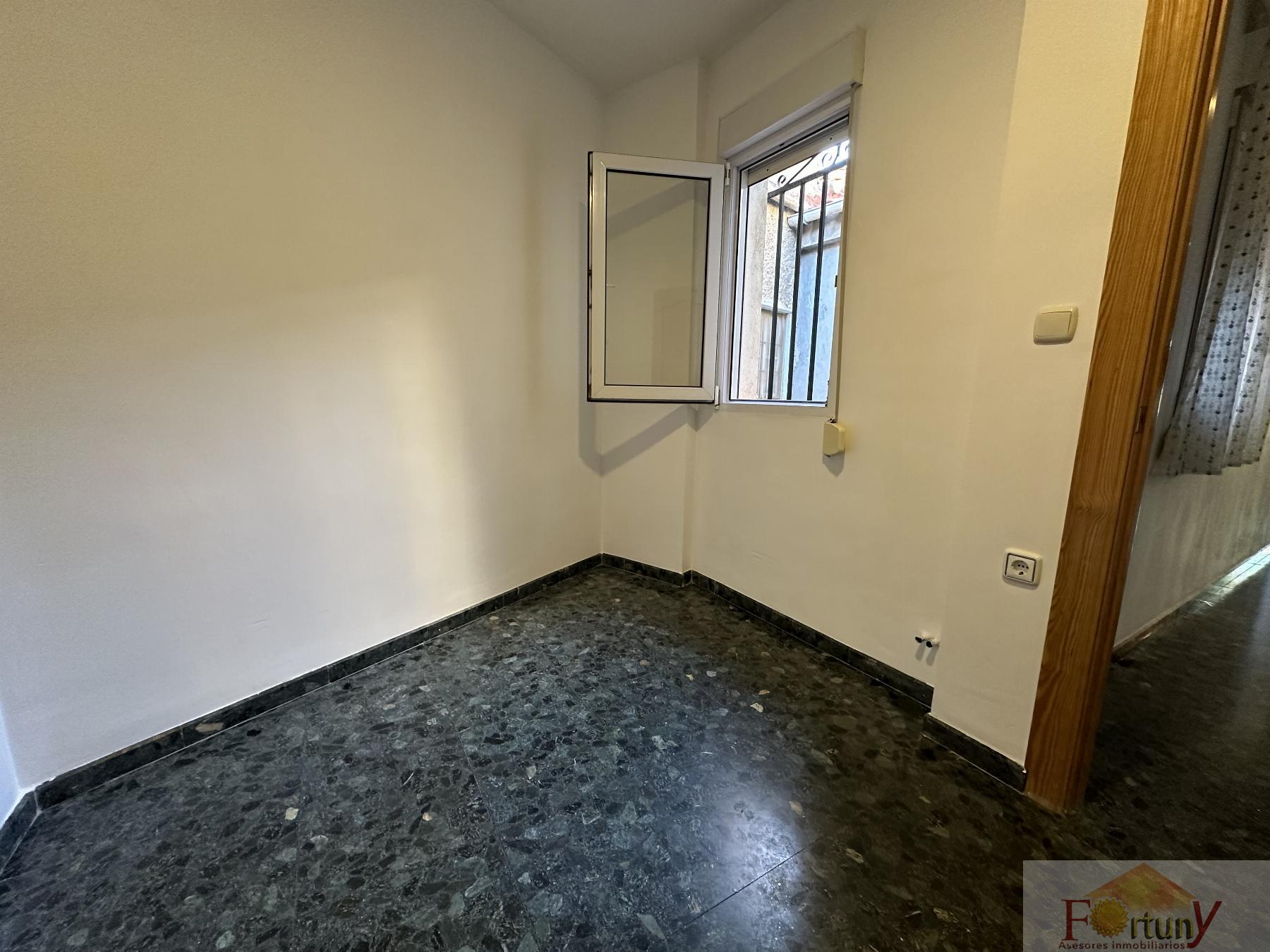 For sale of house in Dílar