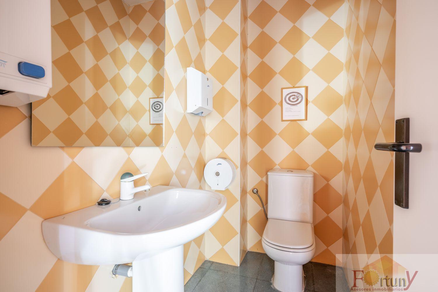 Venta de edificio en Alhendín