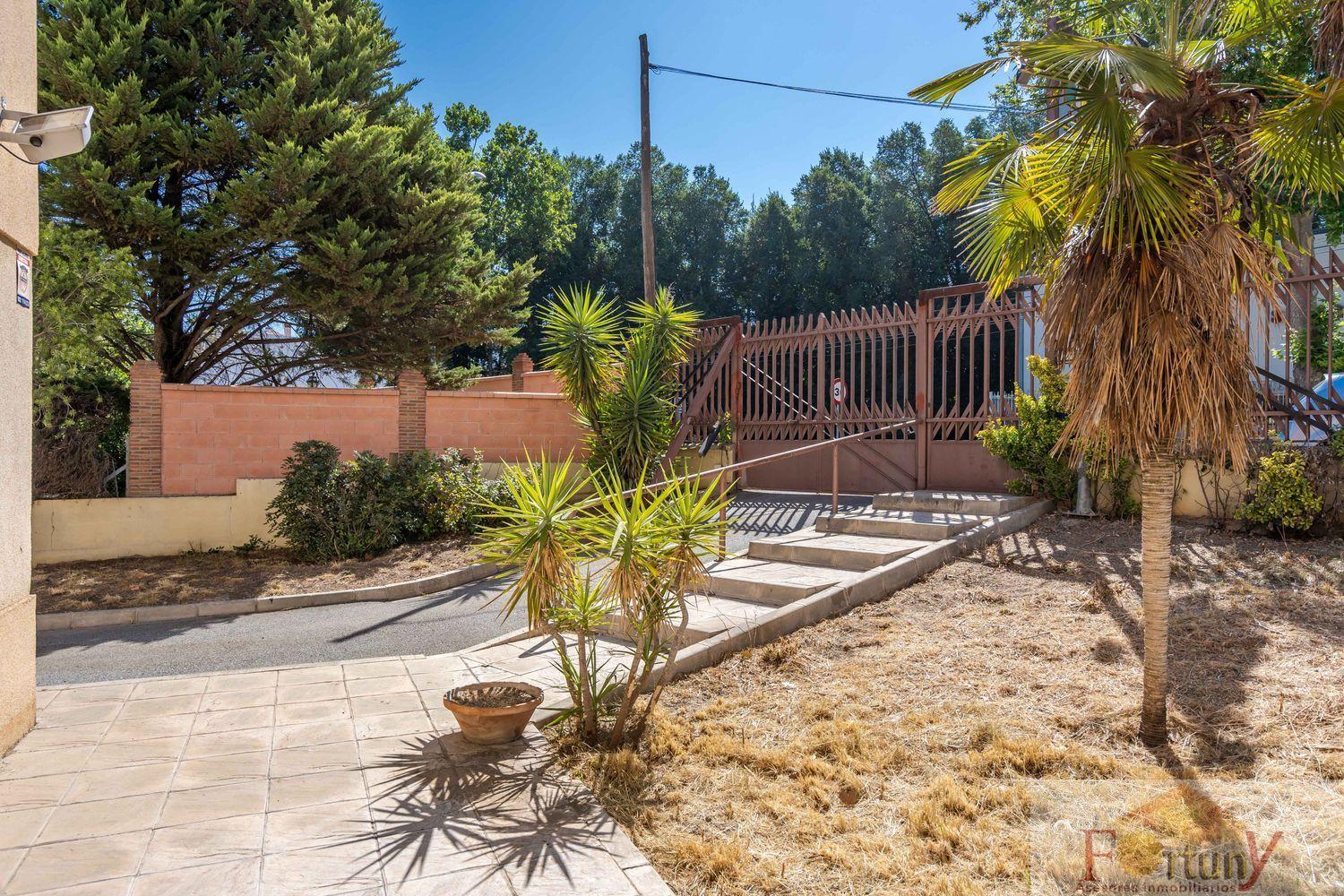 Venta de edificio en Alhendín