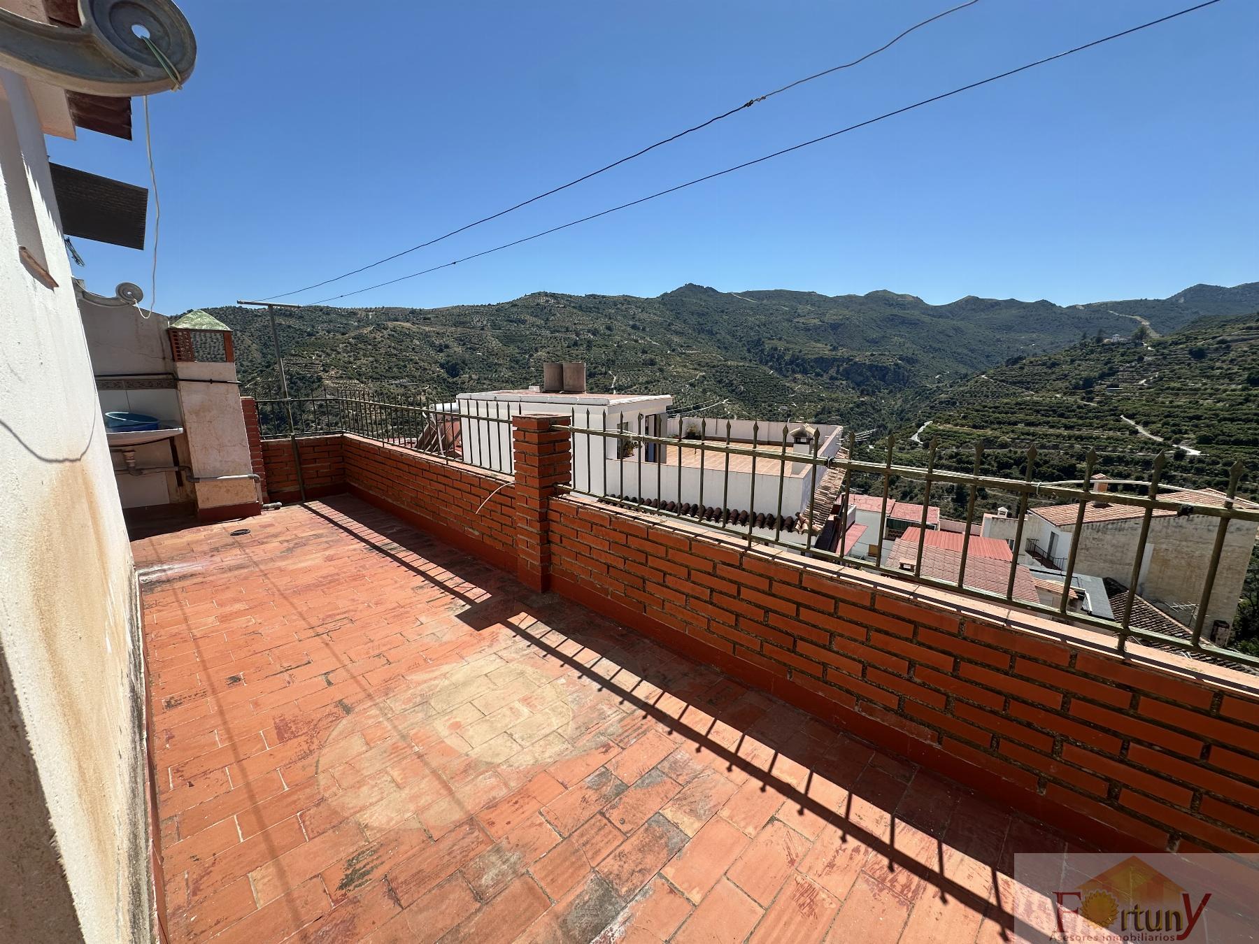 For sale of house in Otívar
