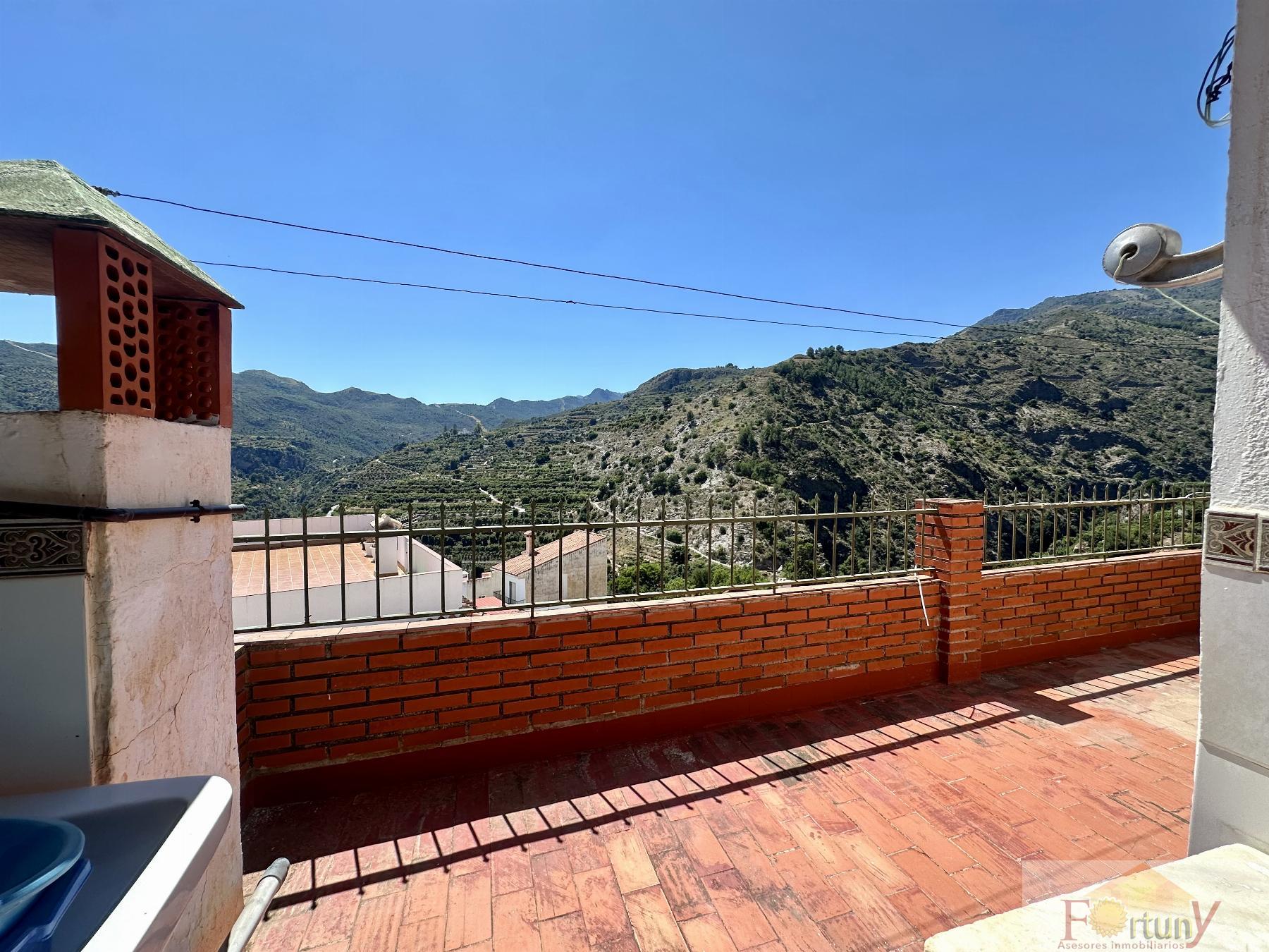 For sale of house in Otívar