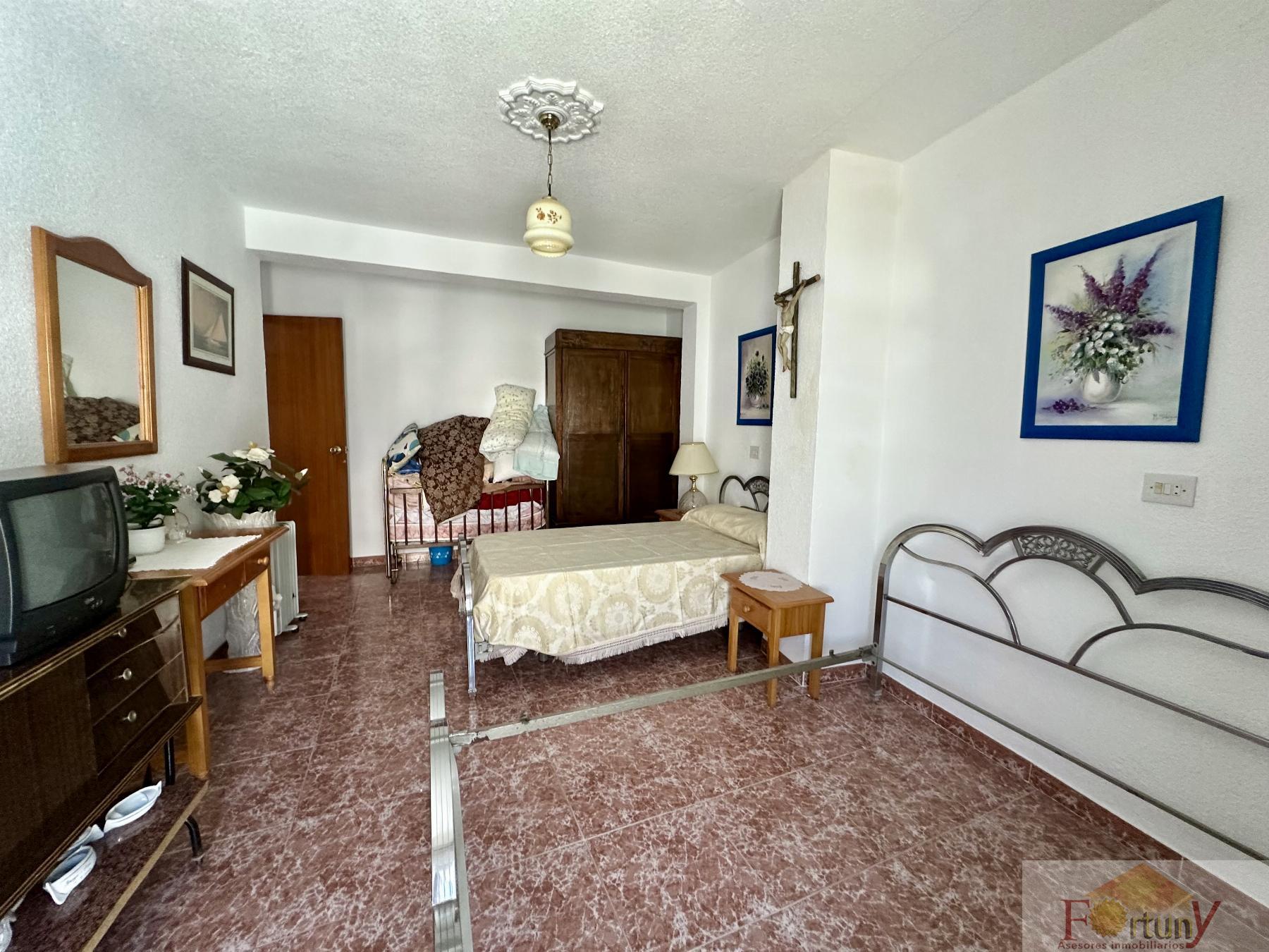 For sale of house in Otívar