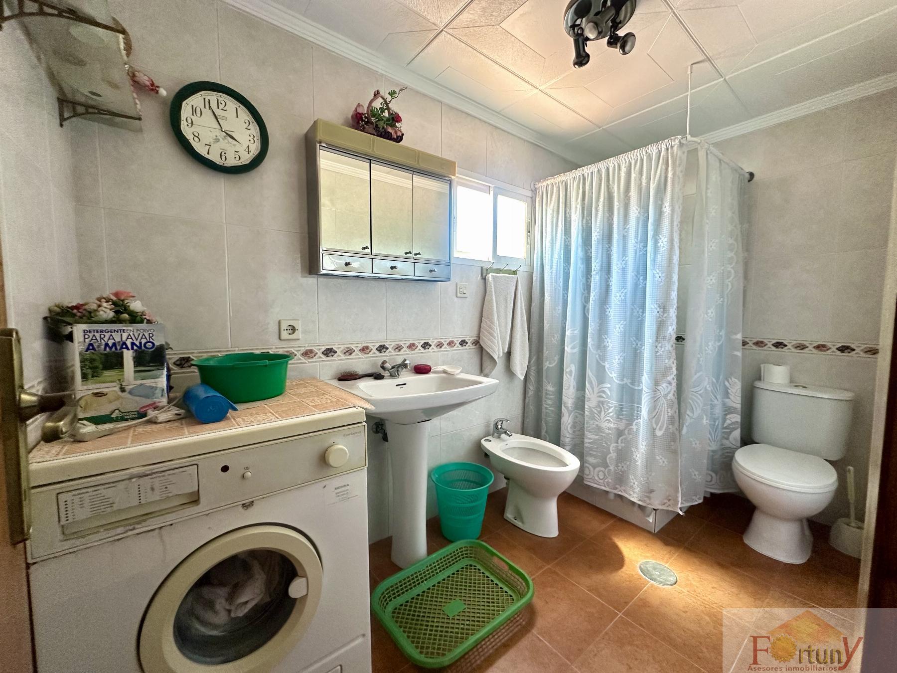 For sale of house in Otívar