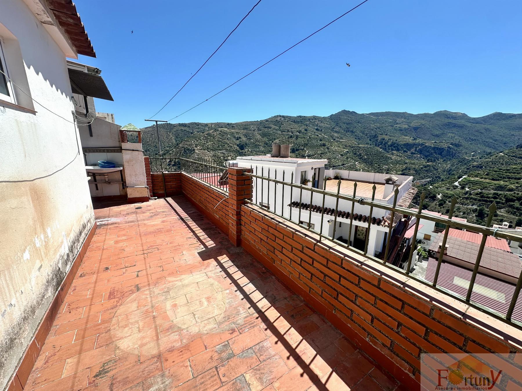 For sale of house in Otívar