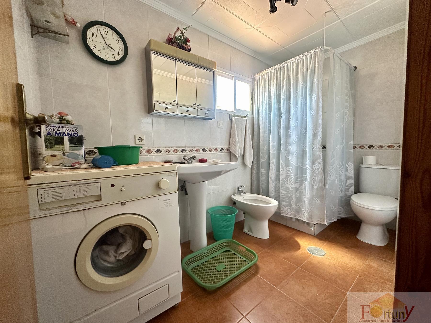 For sale of house in Otívar