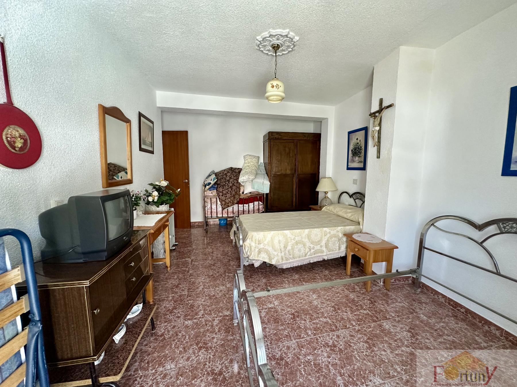 For sale of house in Otívar