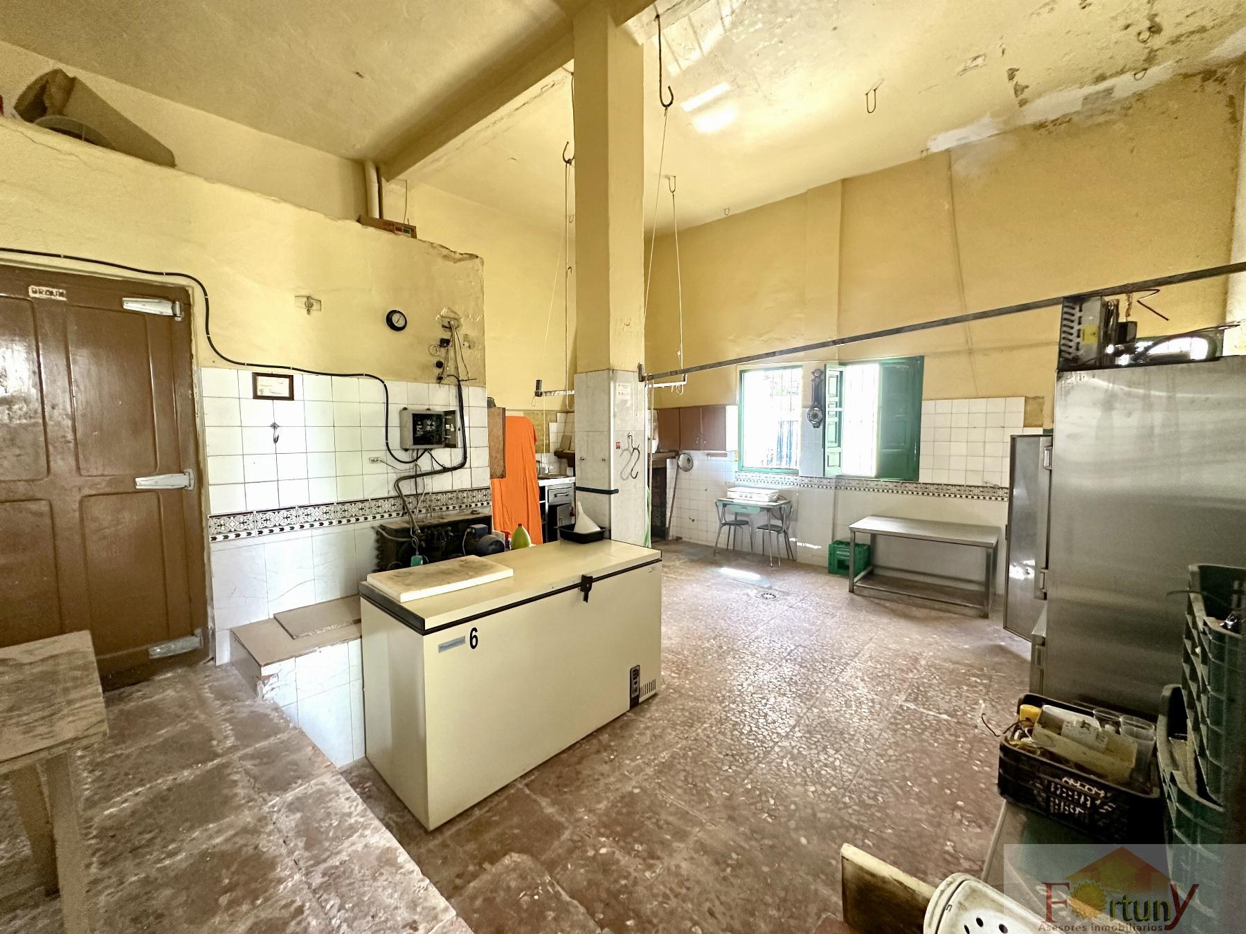 For sale of house in Otívar