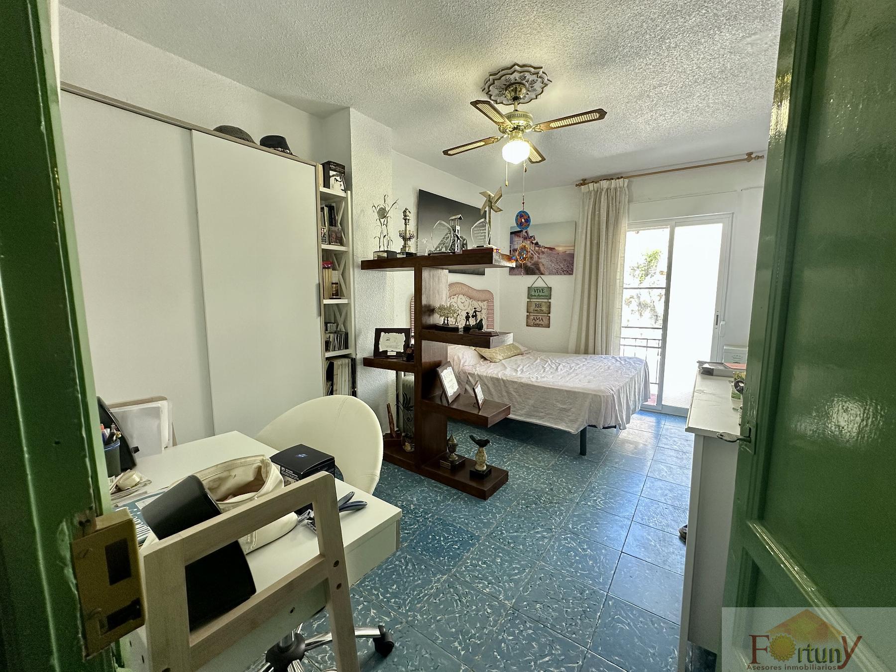 For sale of house in Otívar