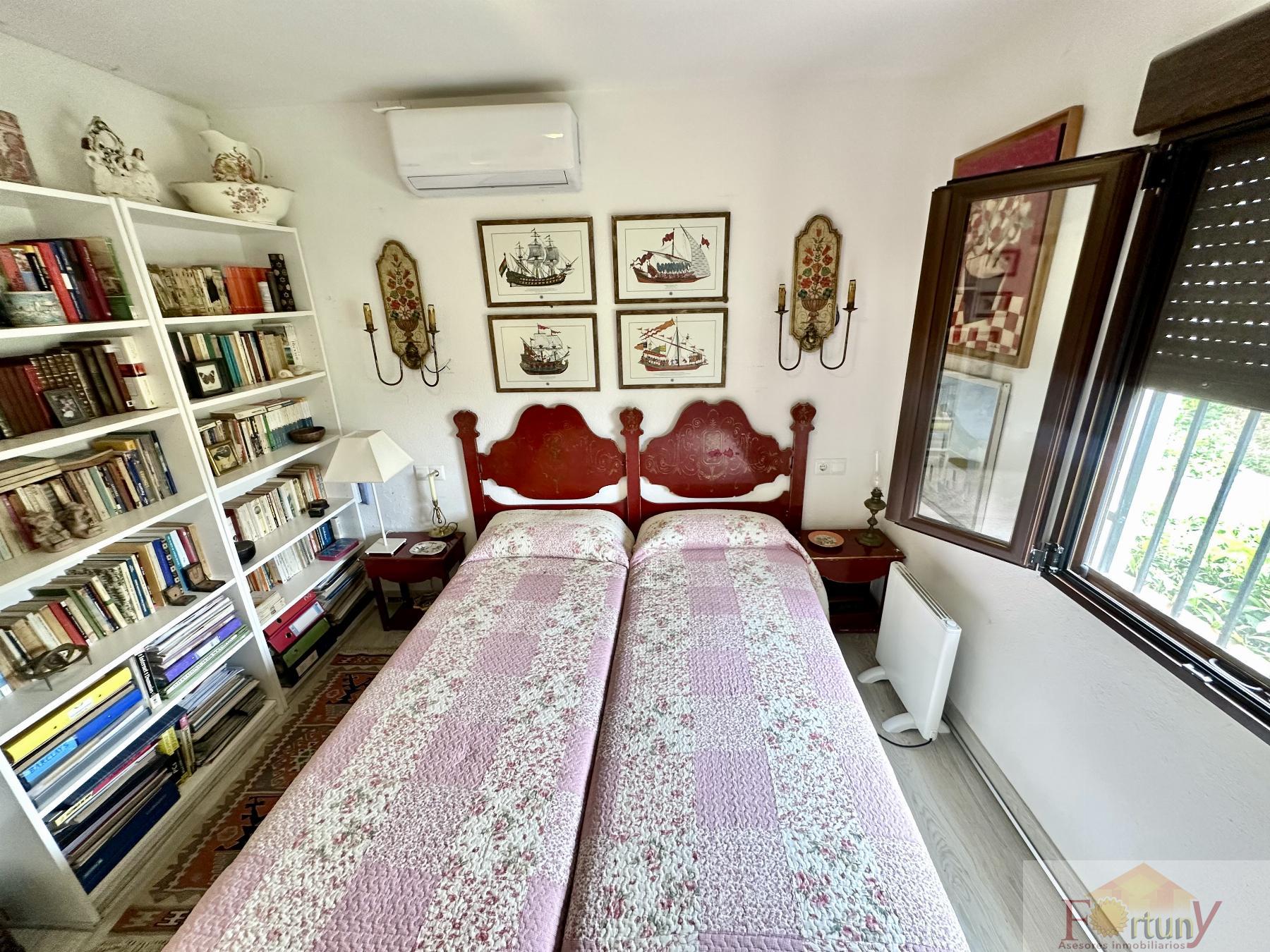 For sale of house in La Herradura
