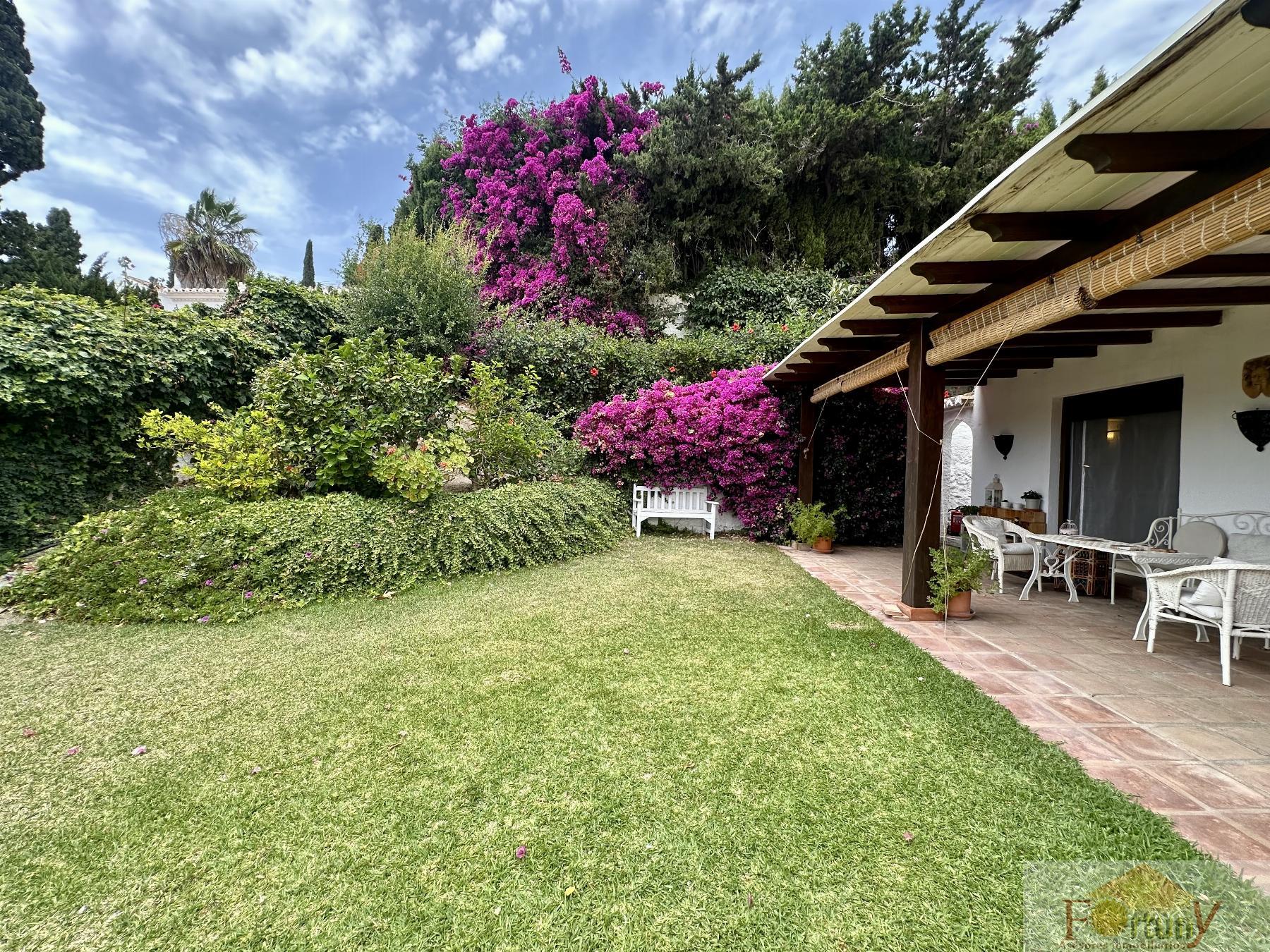 For sale of house in La Herradura