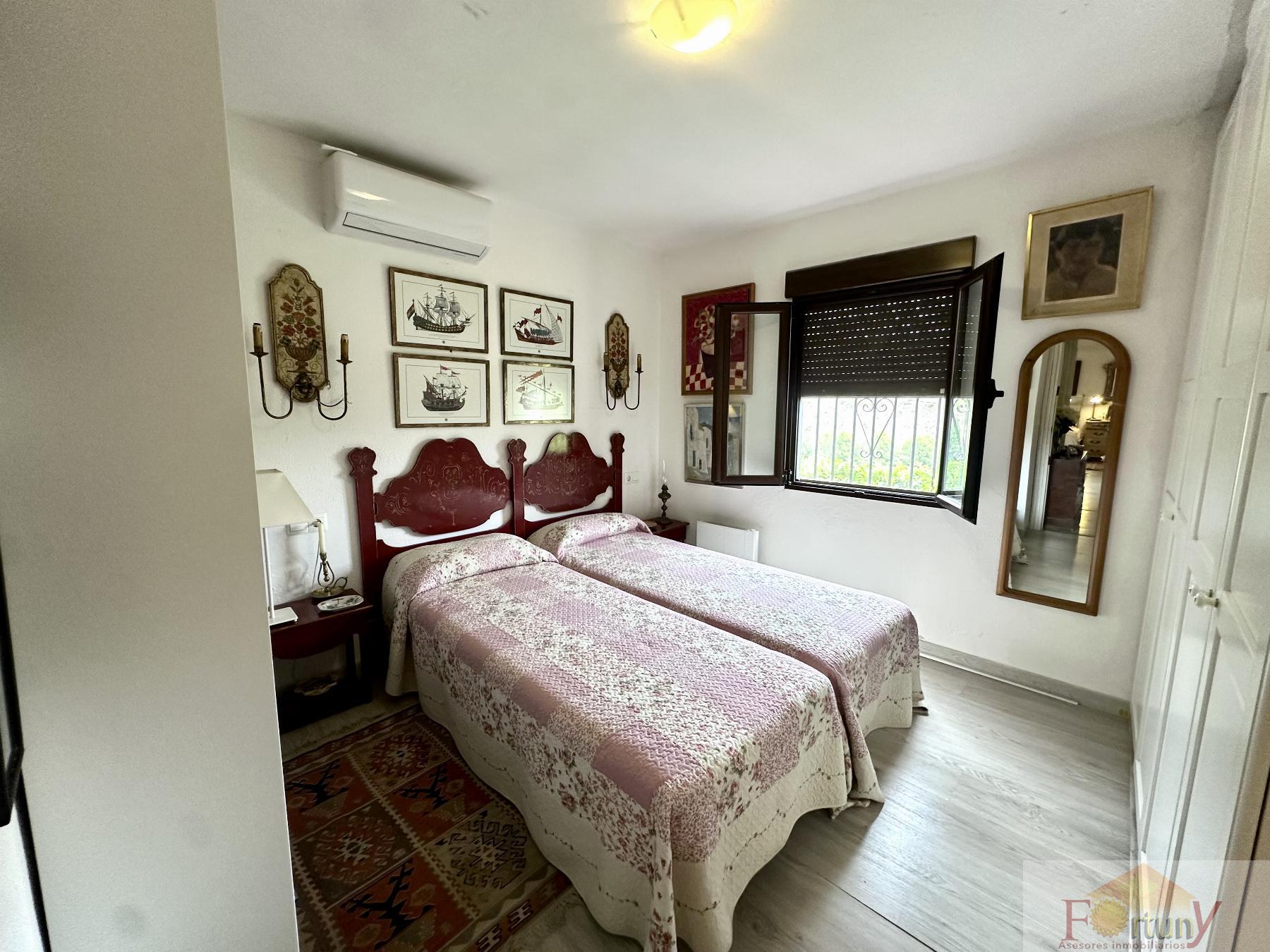 For sale of house in La Herradura