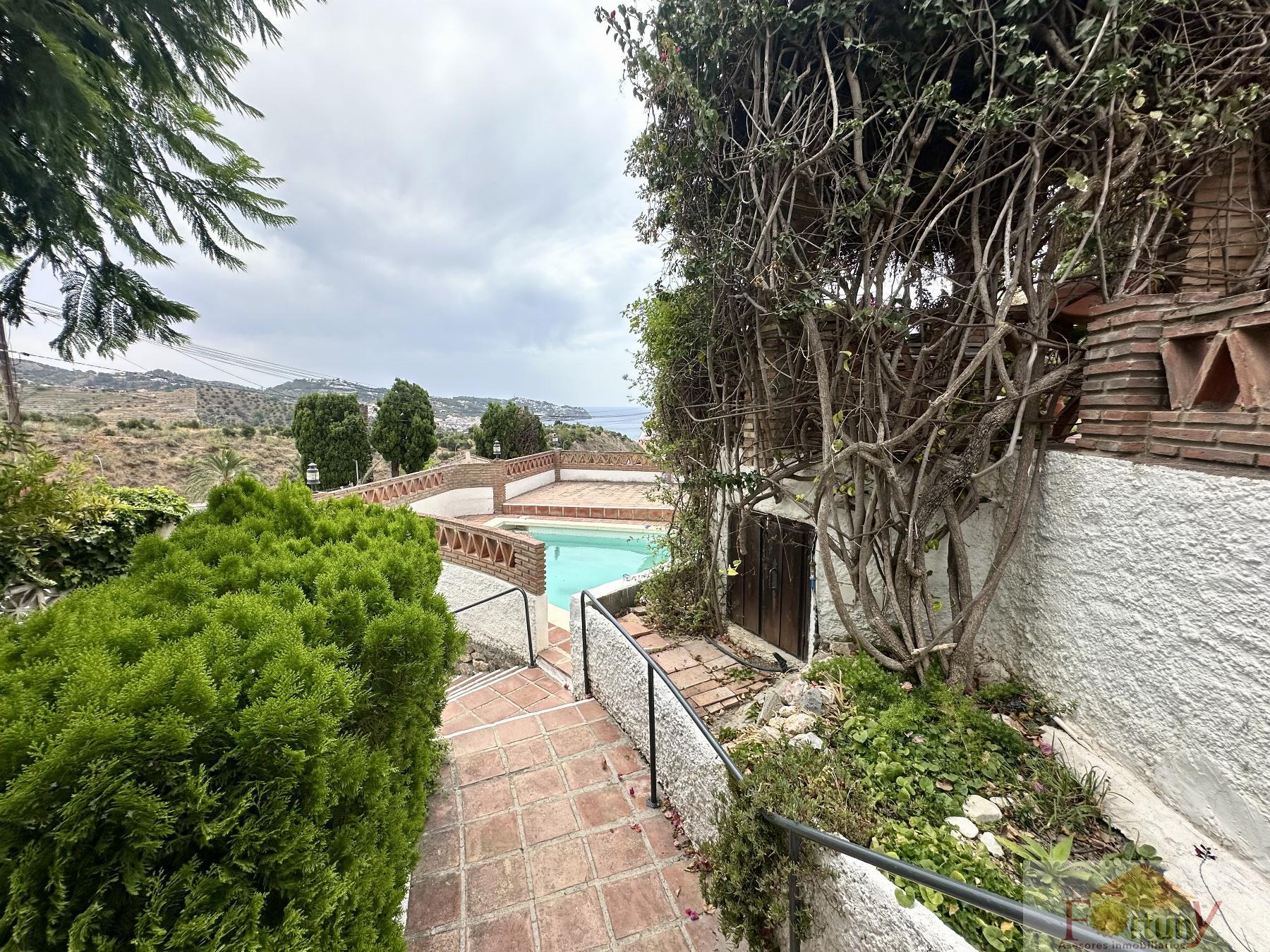 For sale of house in La Herradura