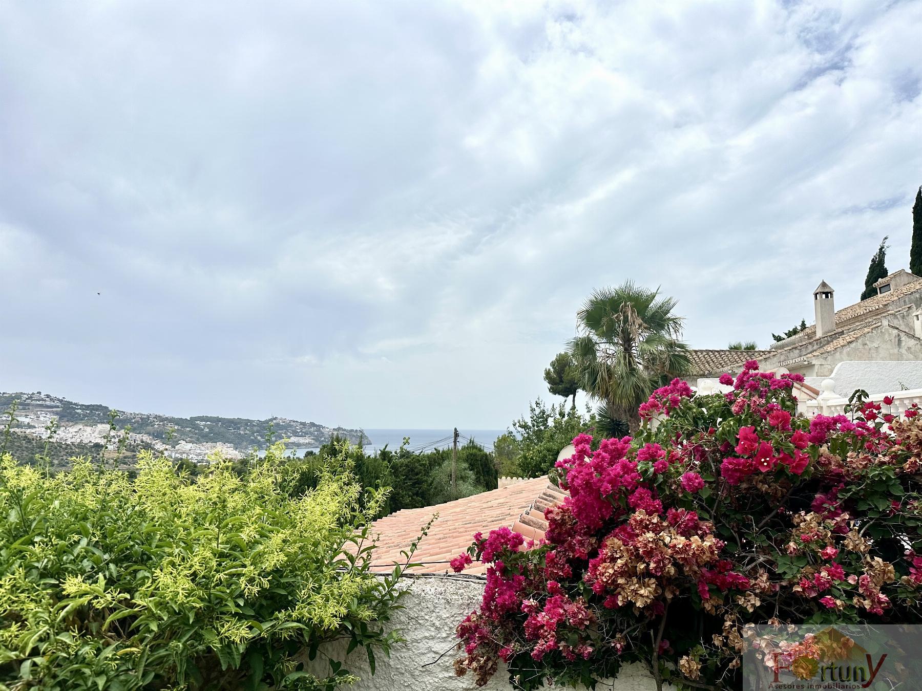 For sale of house in La Herradura