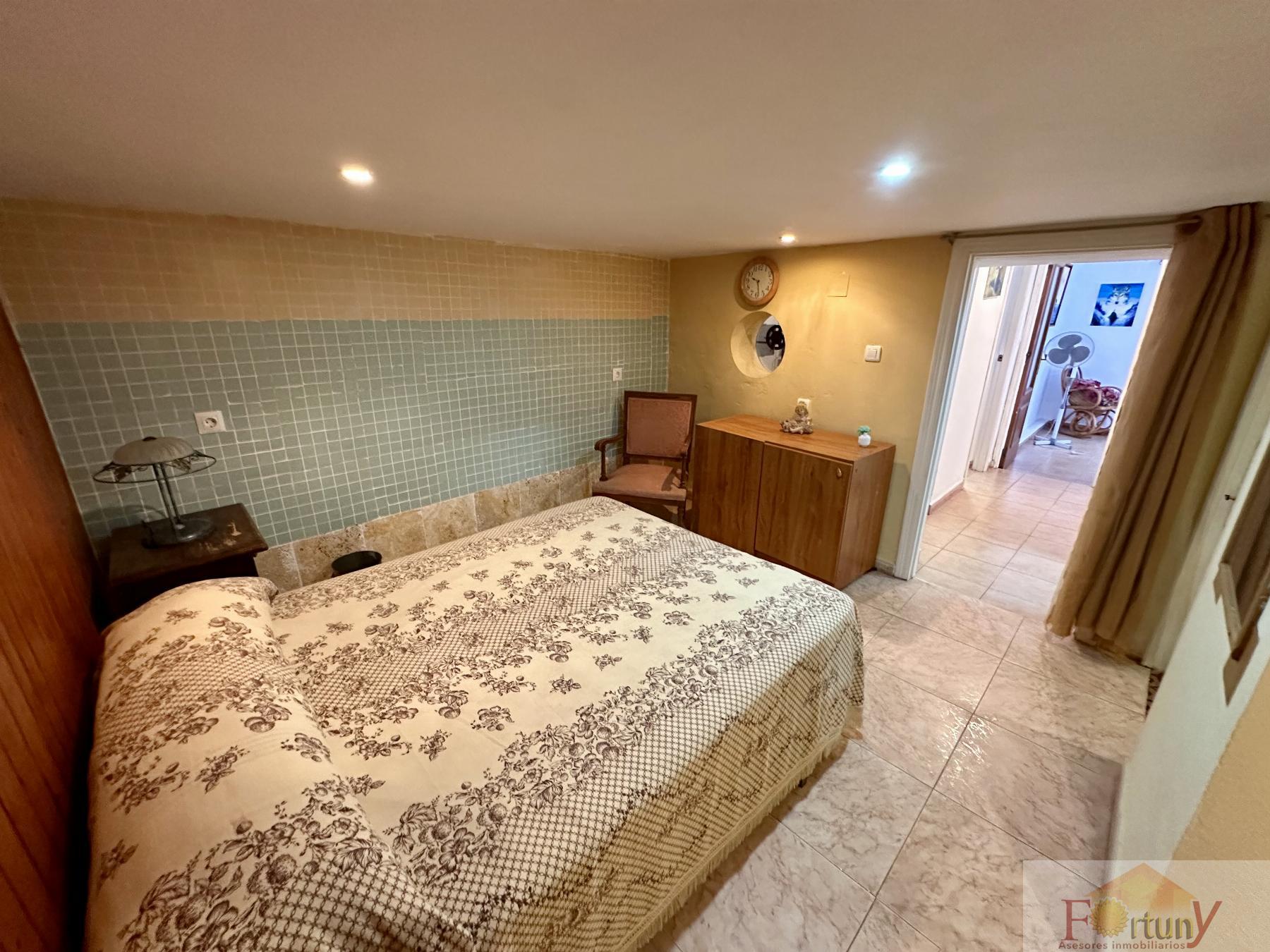For sale of house in Salobreña