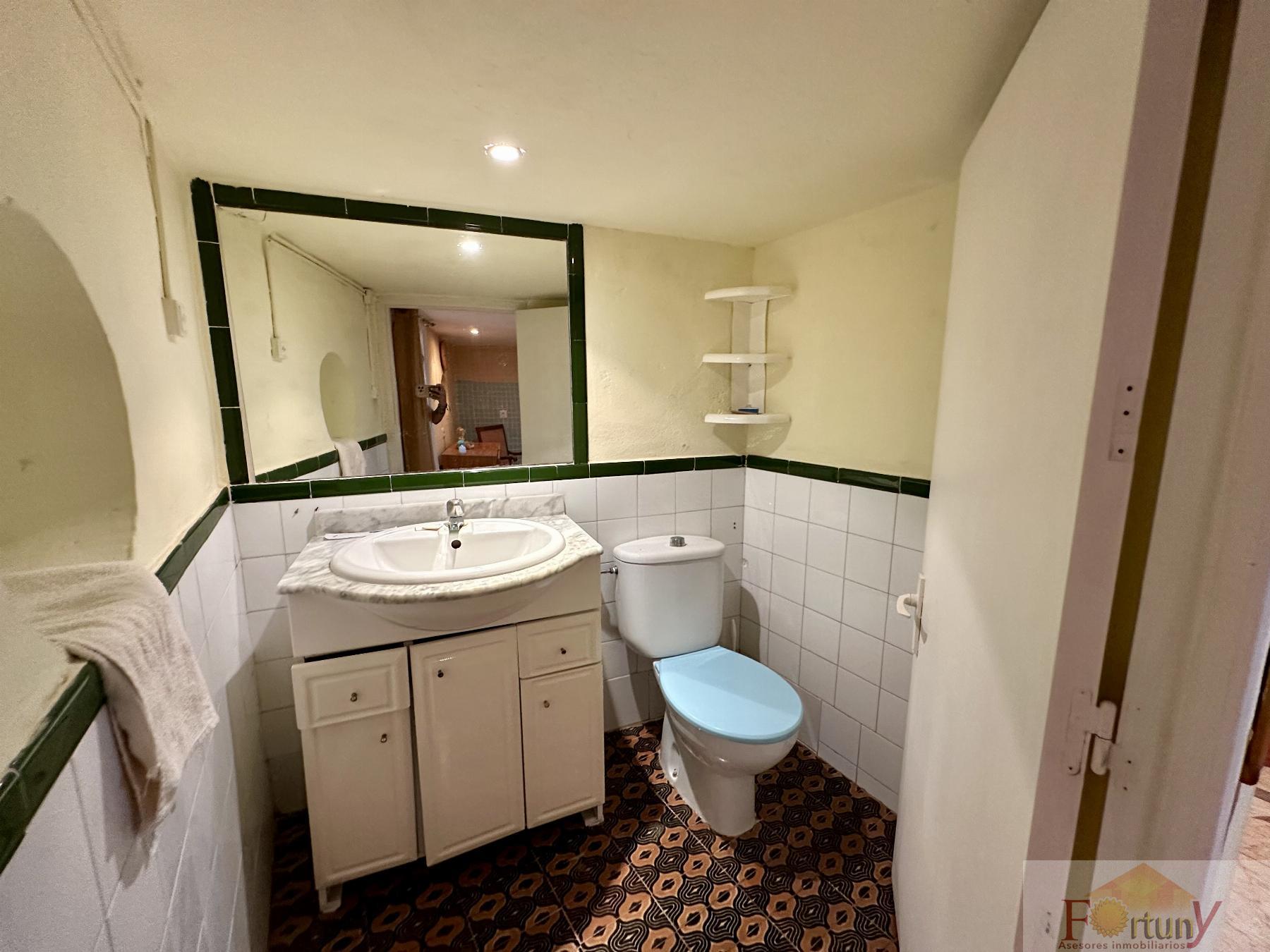 For sale of house in Salobreña