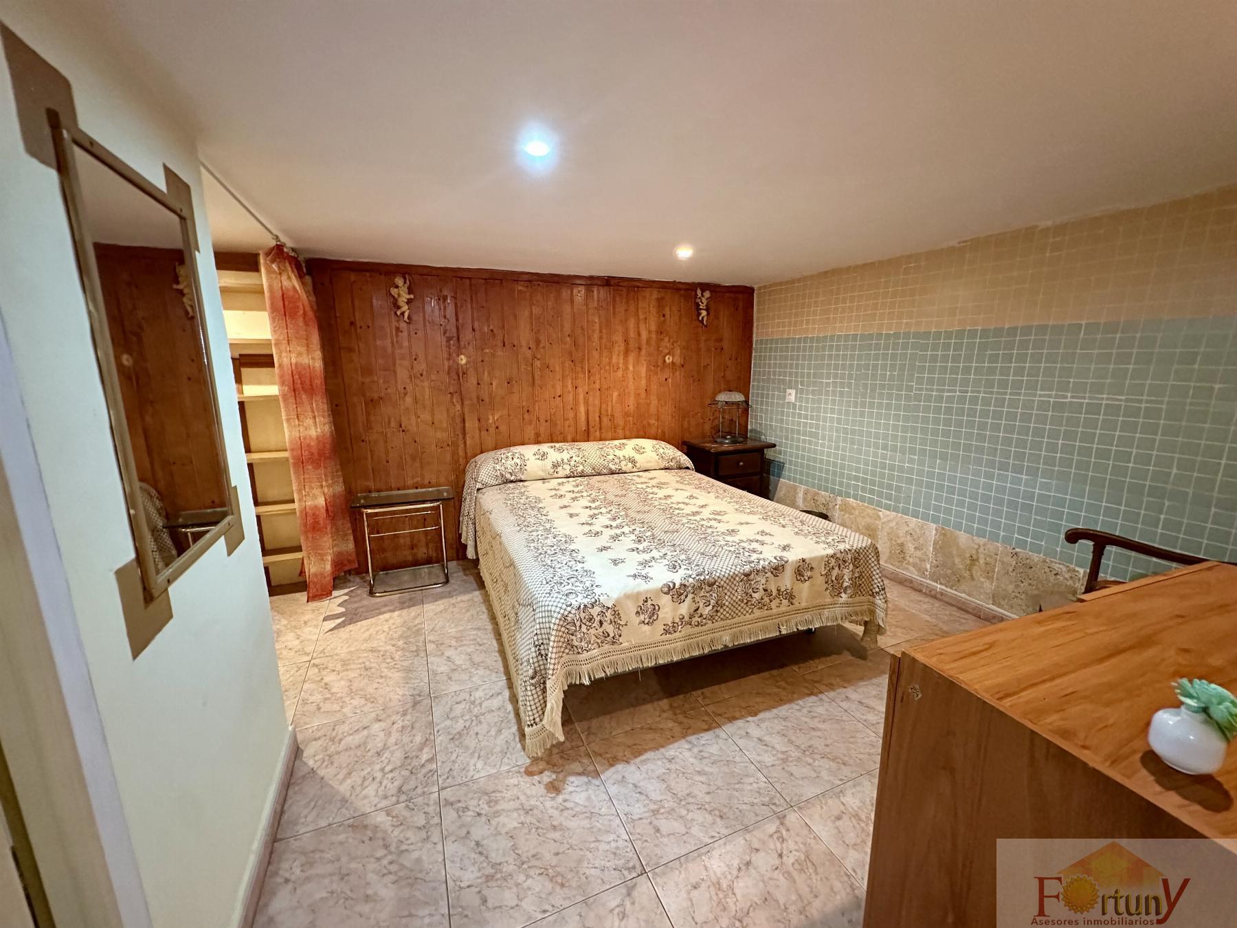 For sale of house in Salobreña