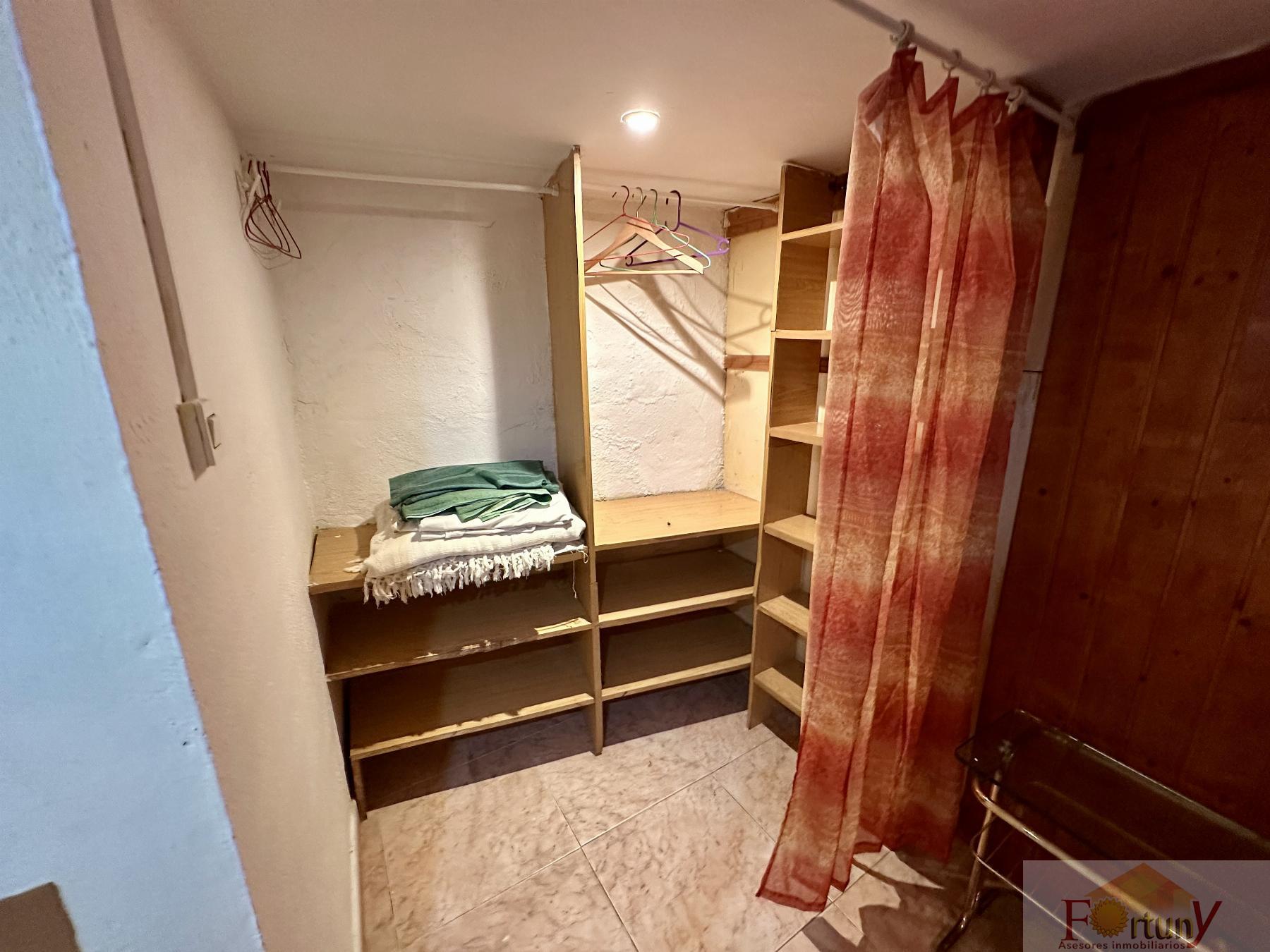 For sale of house in Salobreña