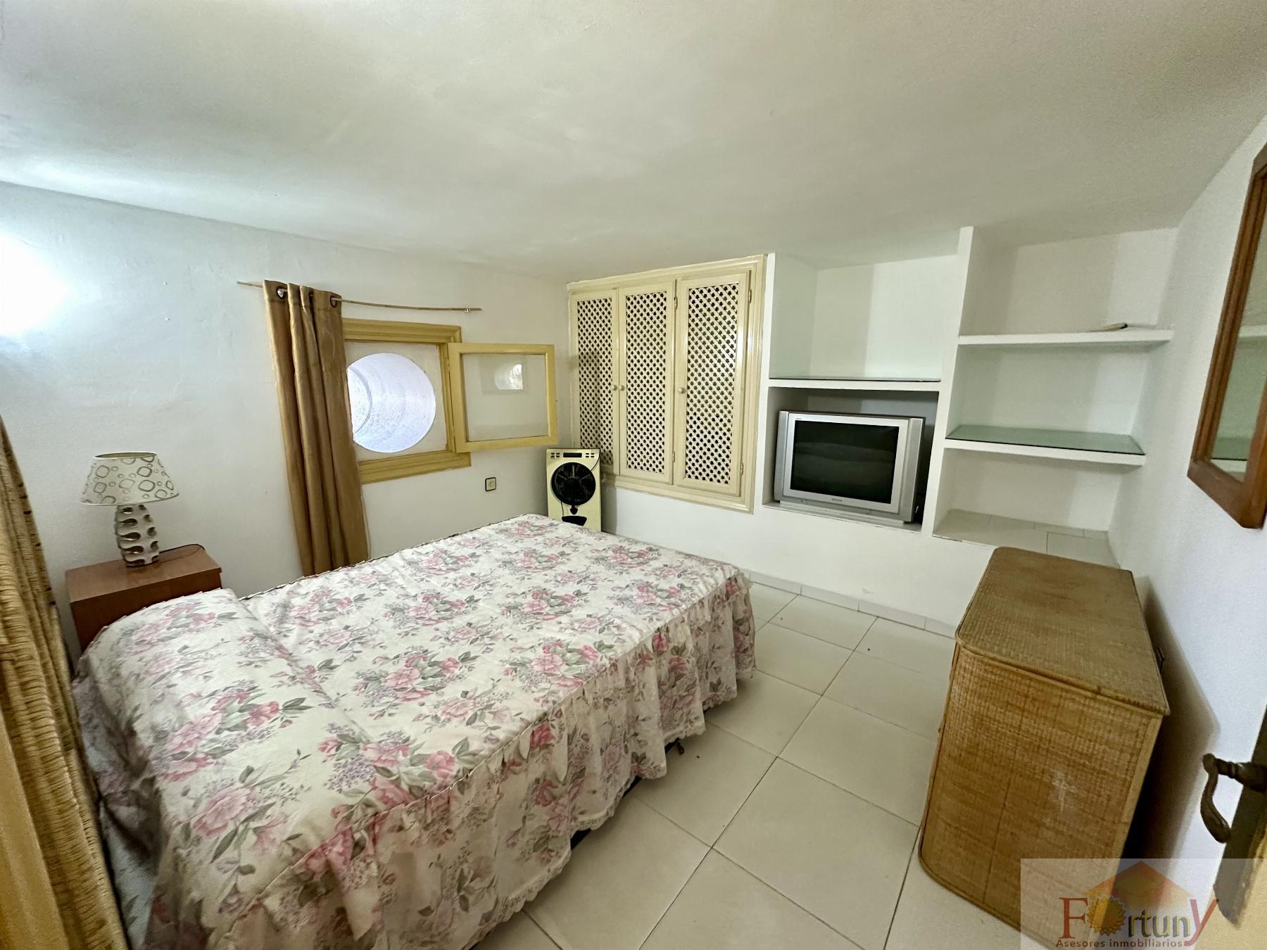 For sale of house in Salobreña