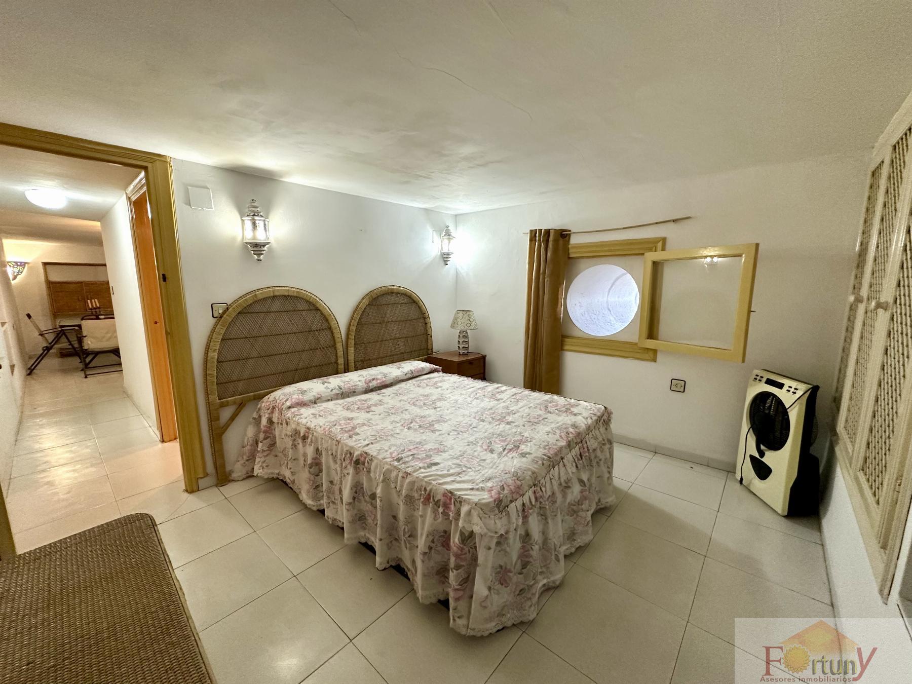 For sale of house in Salobreña