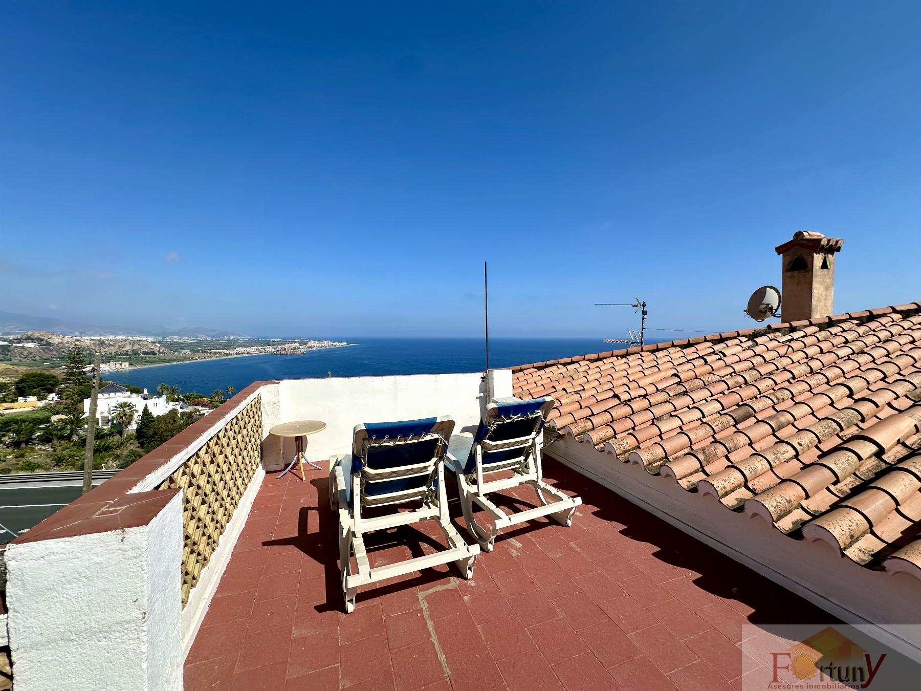 For sale of house in Salobreña