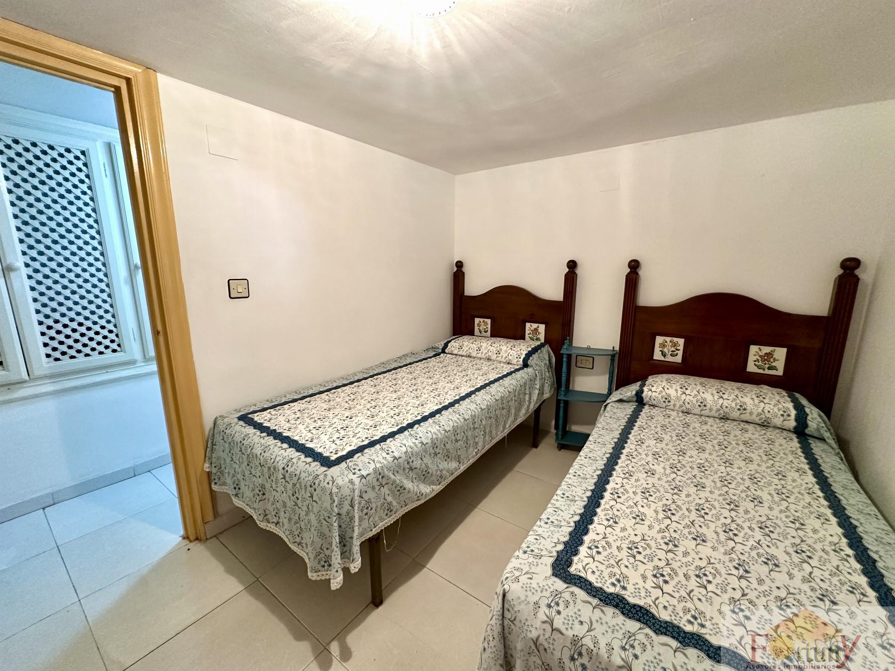 For sale of house in Salobreña