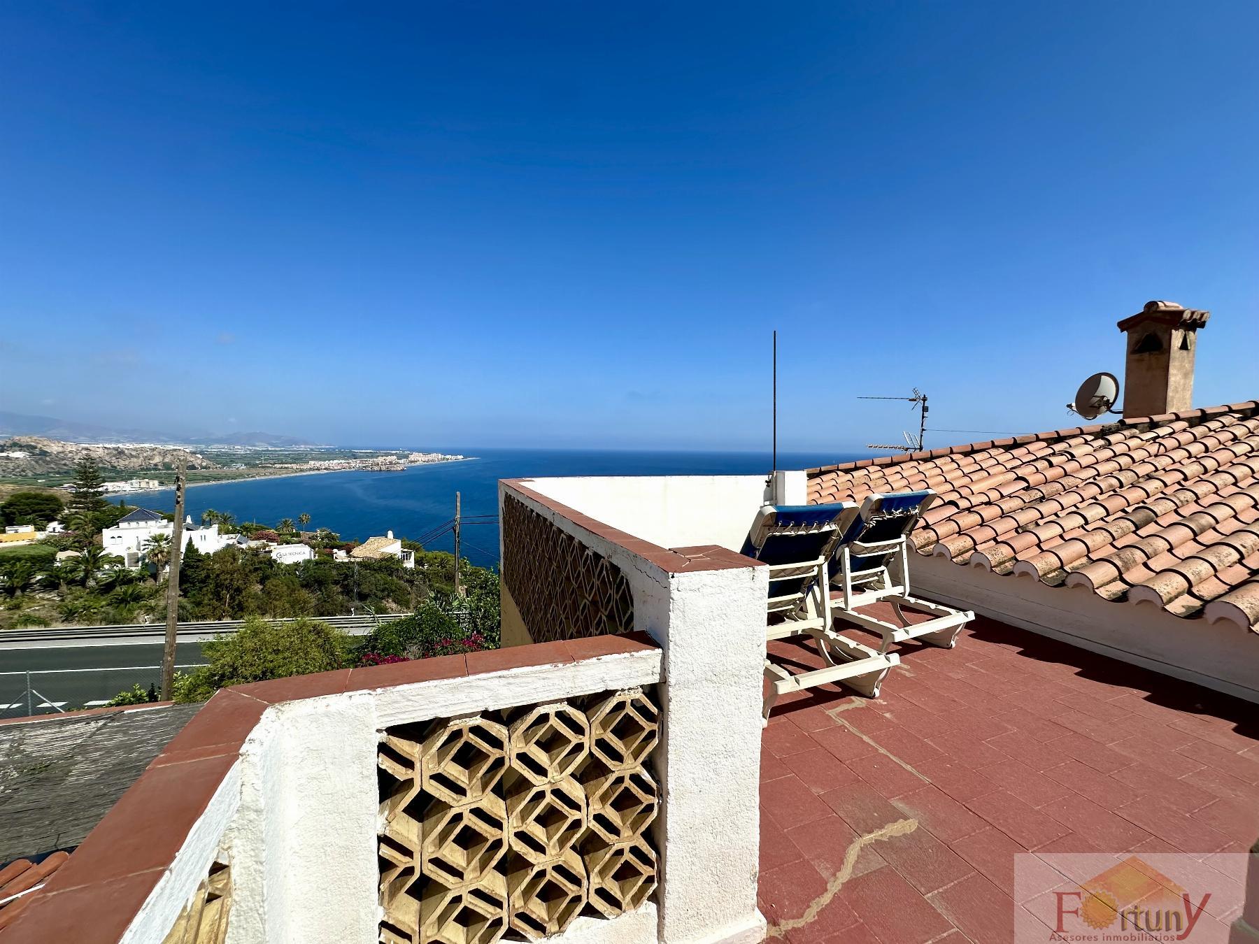 For sale of house in Salobreña
