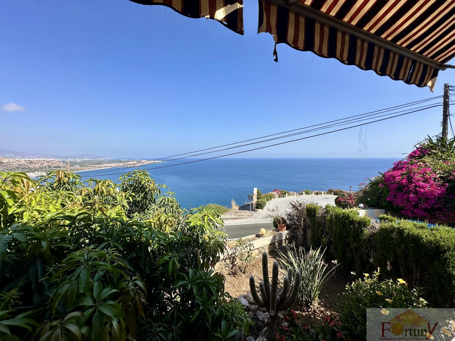 For sale of house in Salobreña