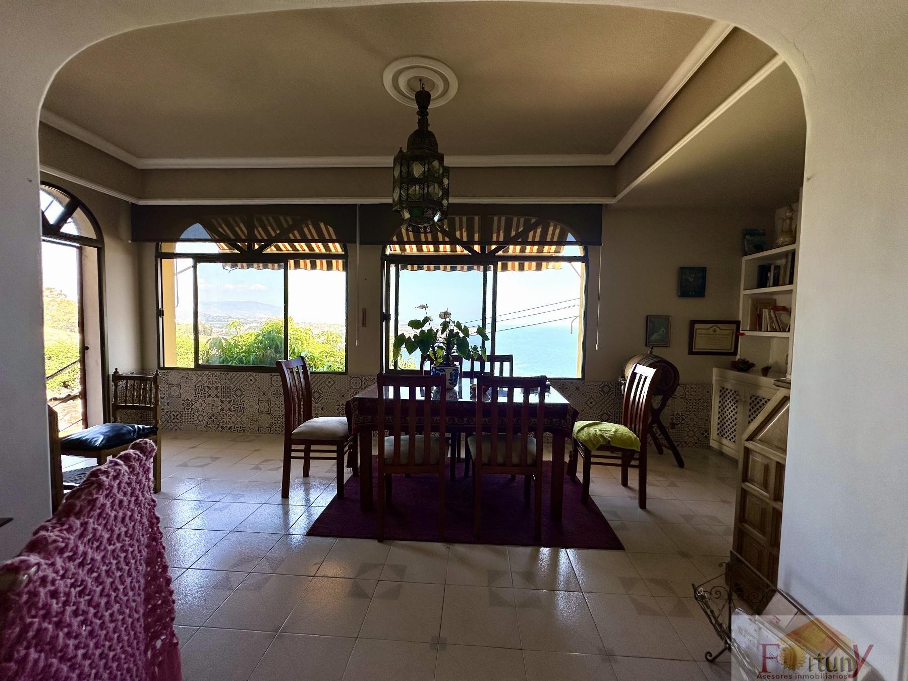 For sale of house in Salobreña
