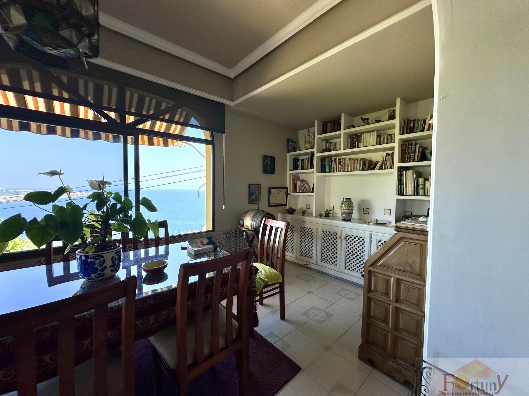 For sale of house in Salobreña