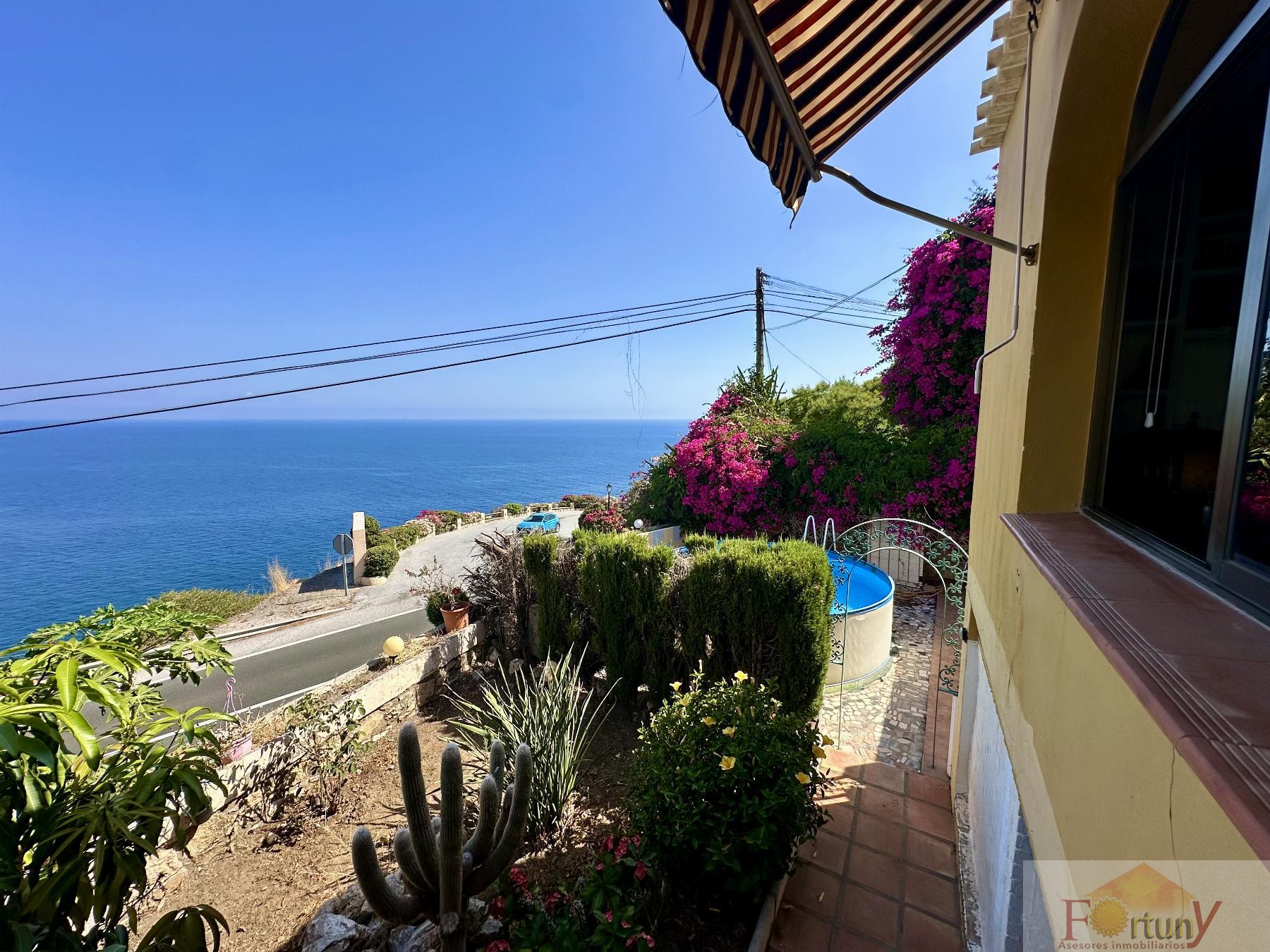 For sale of house in Salobreña