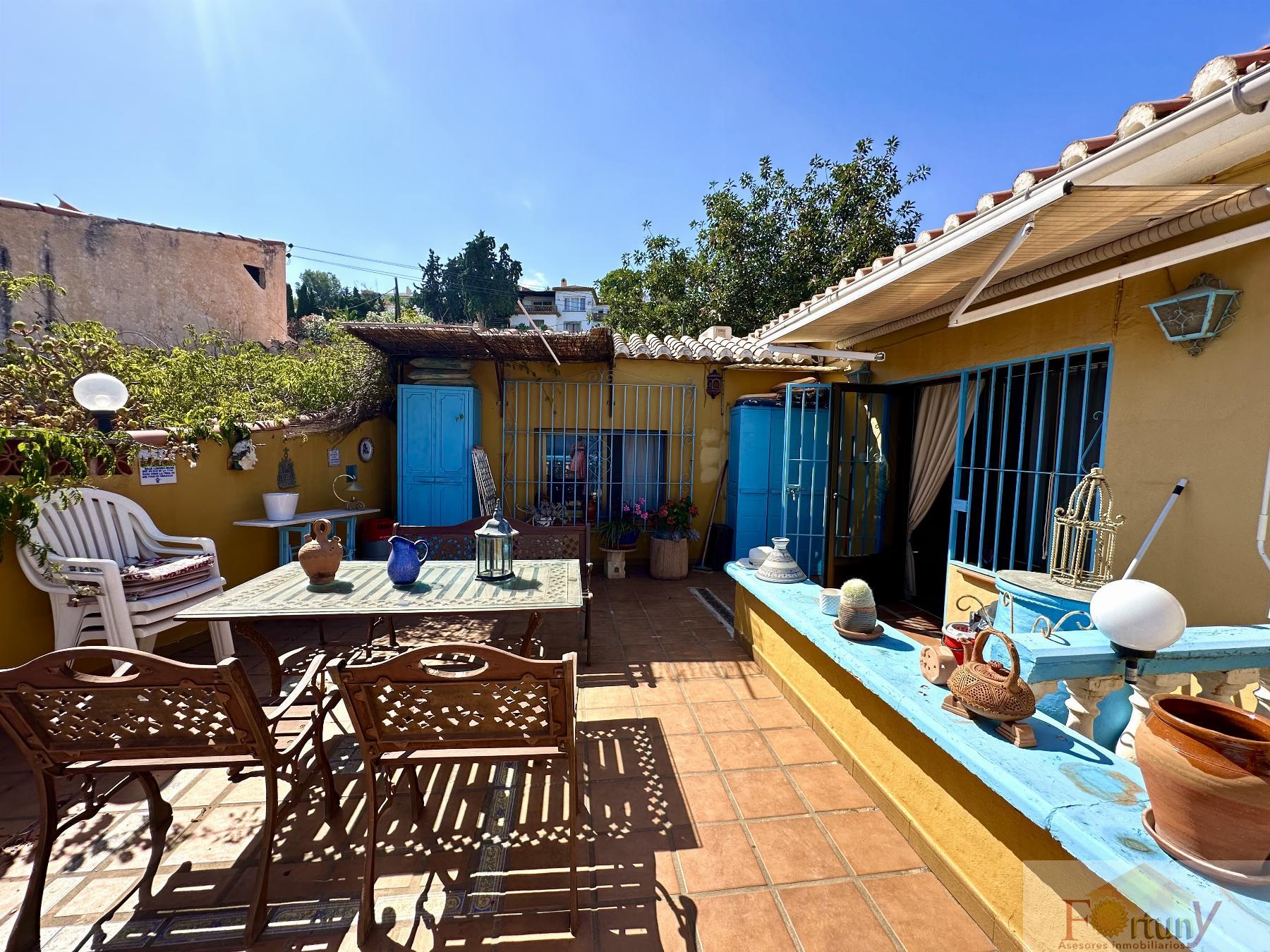 For sale of house in Salobreña
