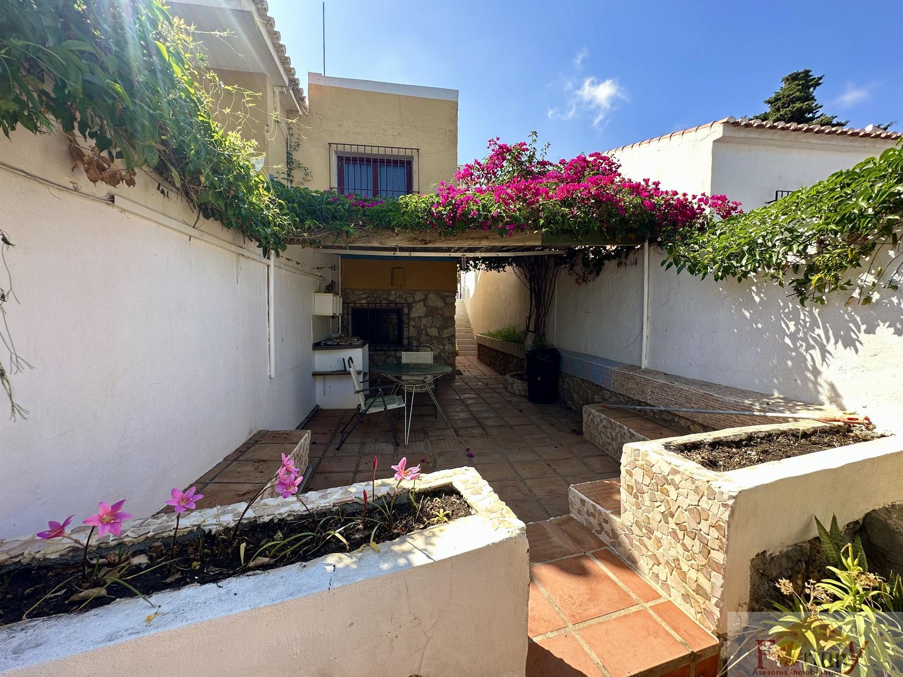 For sale of house in Salobreña