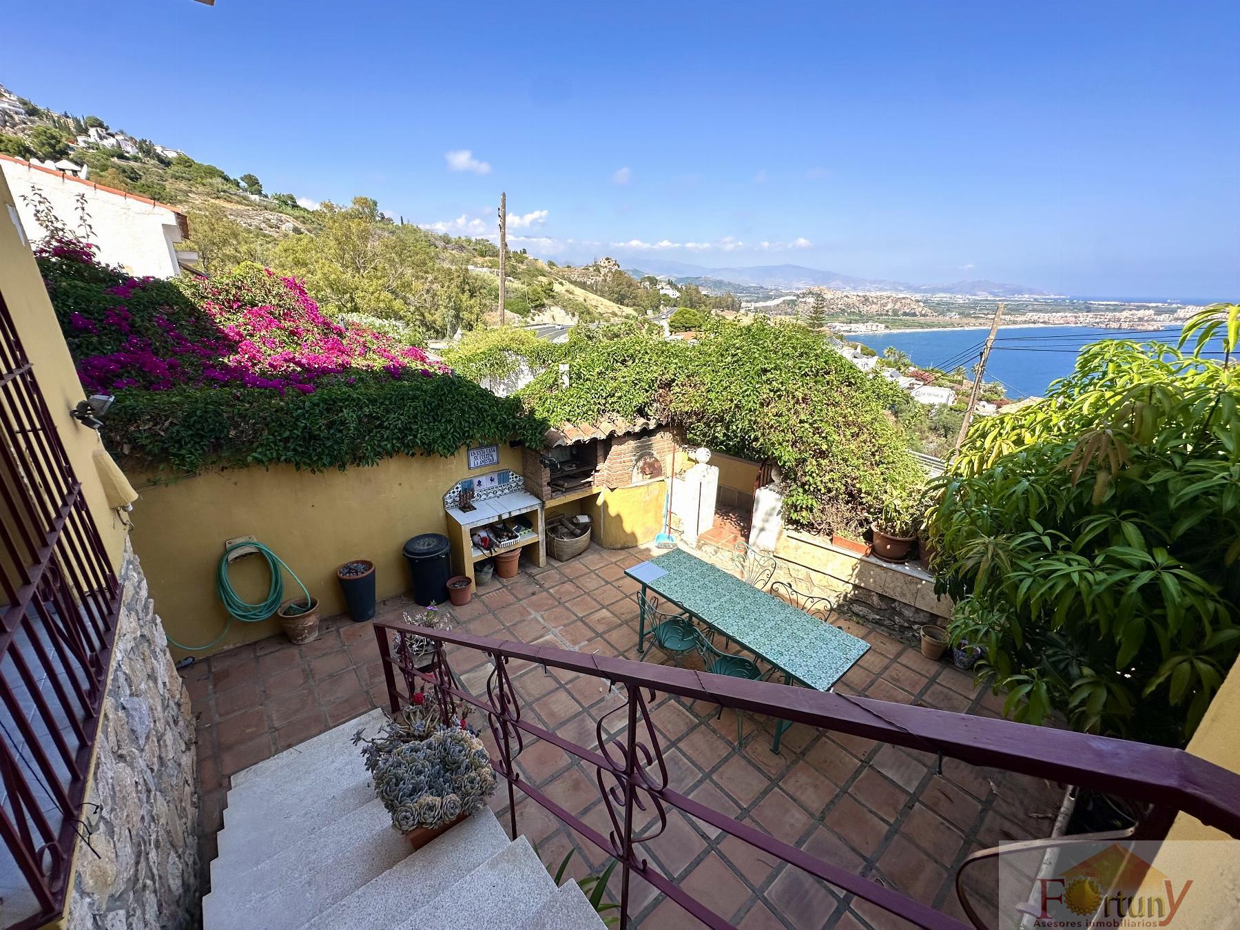 For sale of house in Salobreña