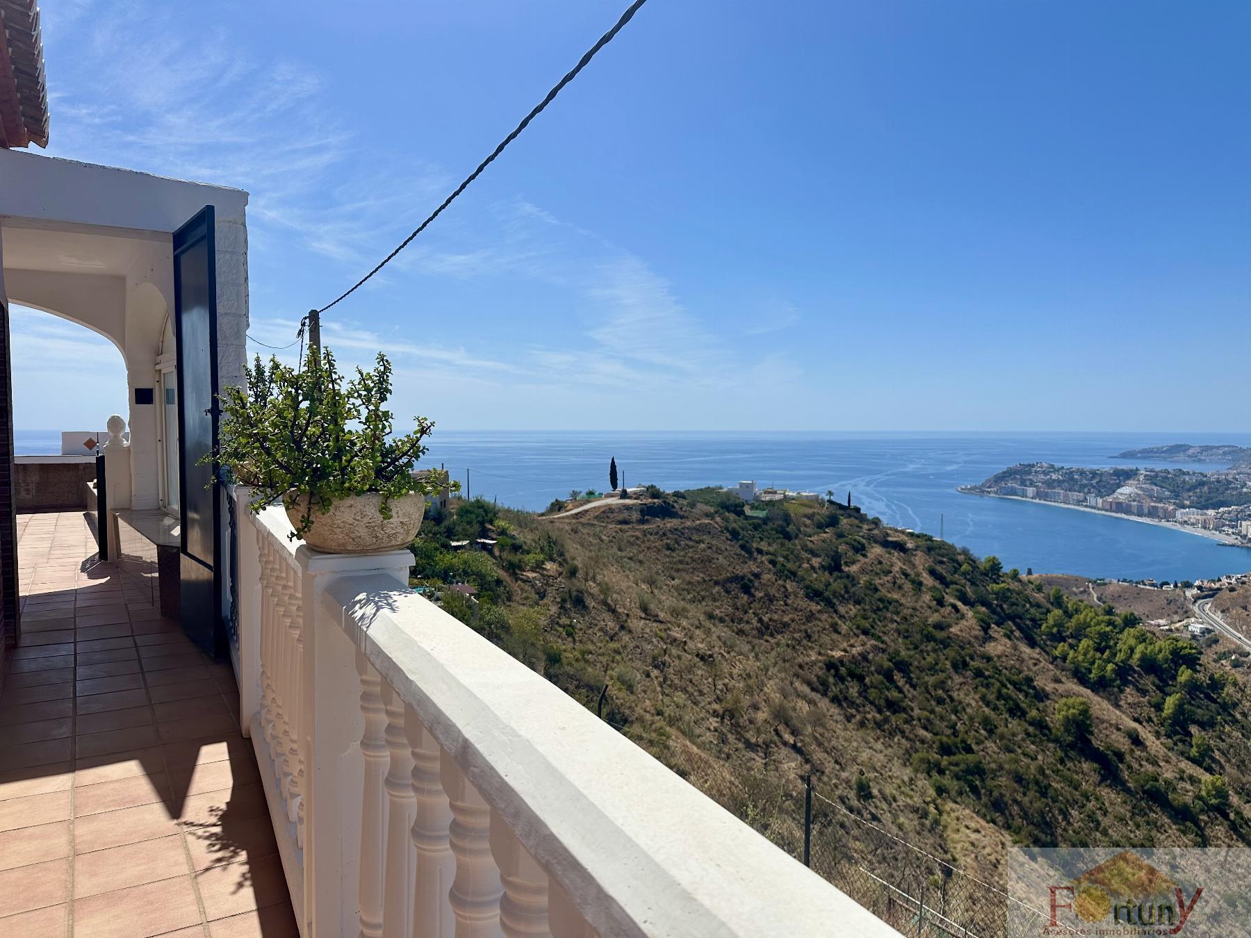 Venta de casa en Salobreña