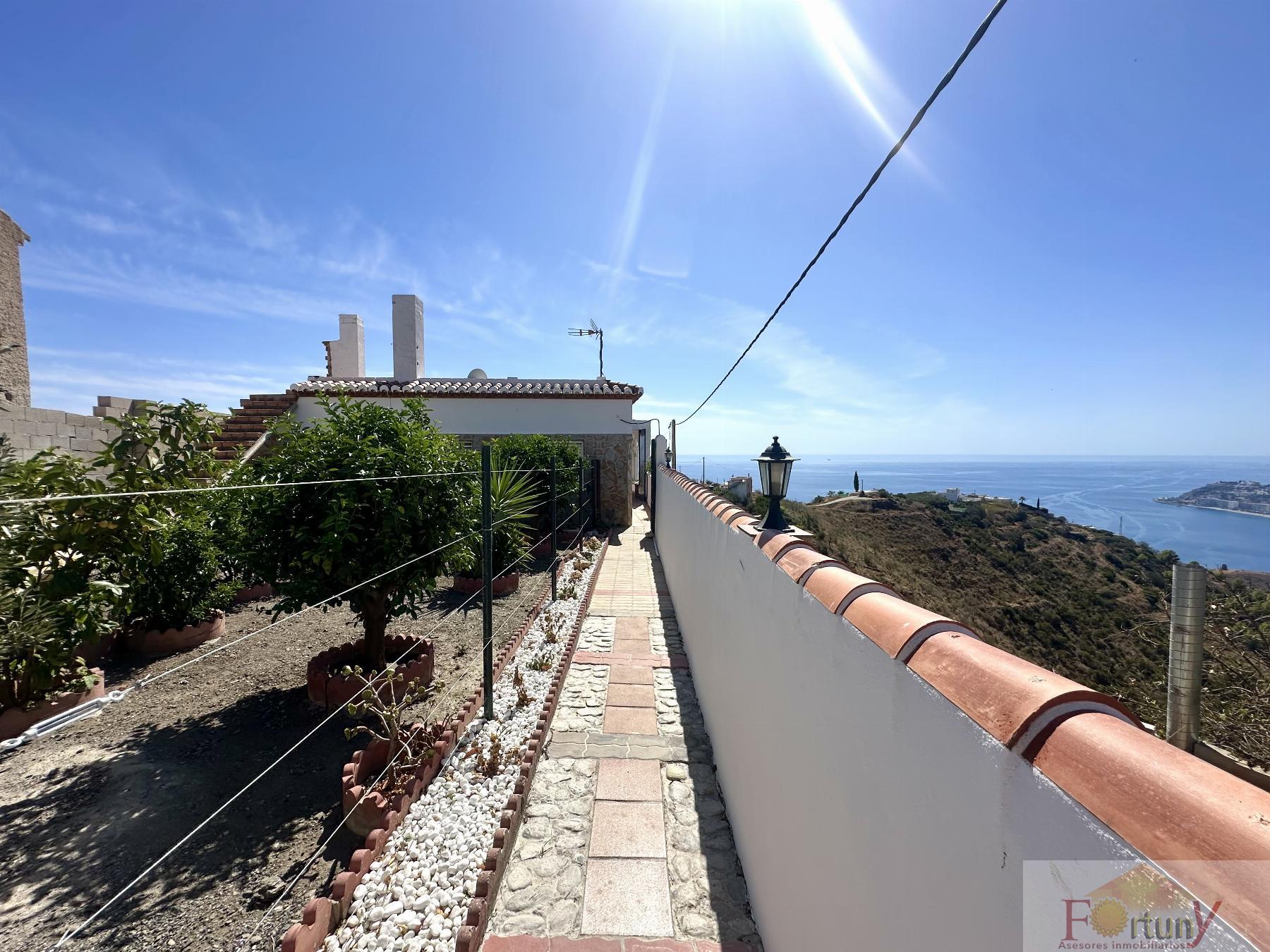 Venta de casa en Salobreña