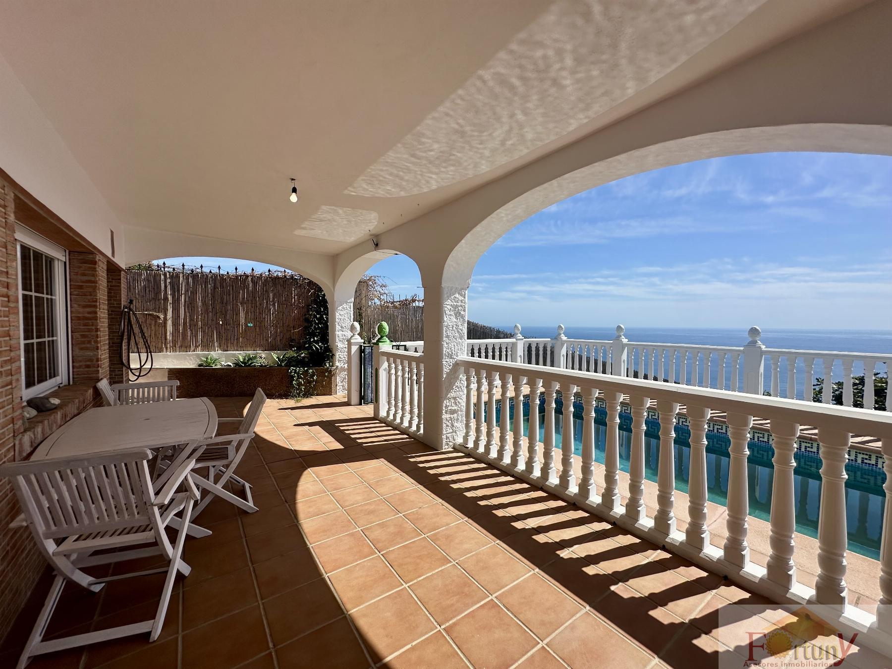 Venta de casa en Salobreña