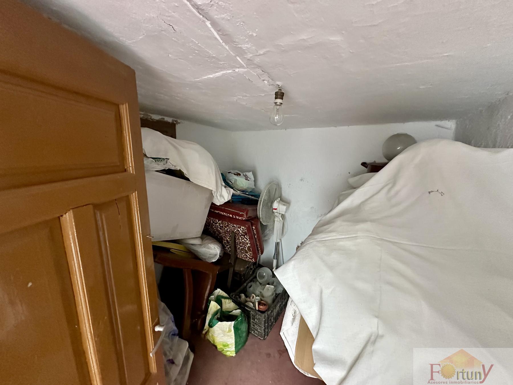 For sale of house in Otívar