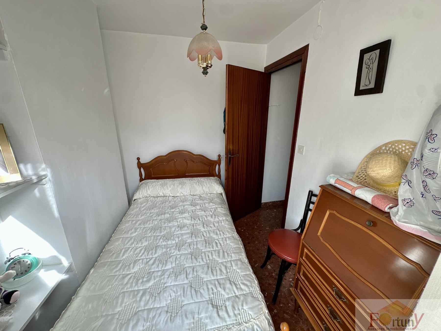 For sale of house in Otívar