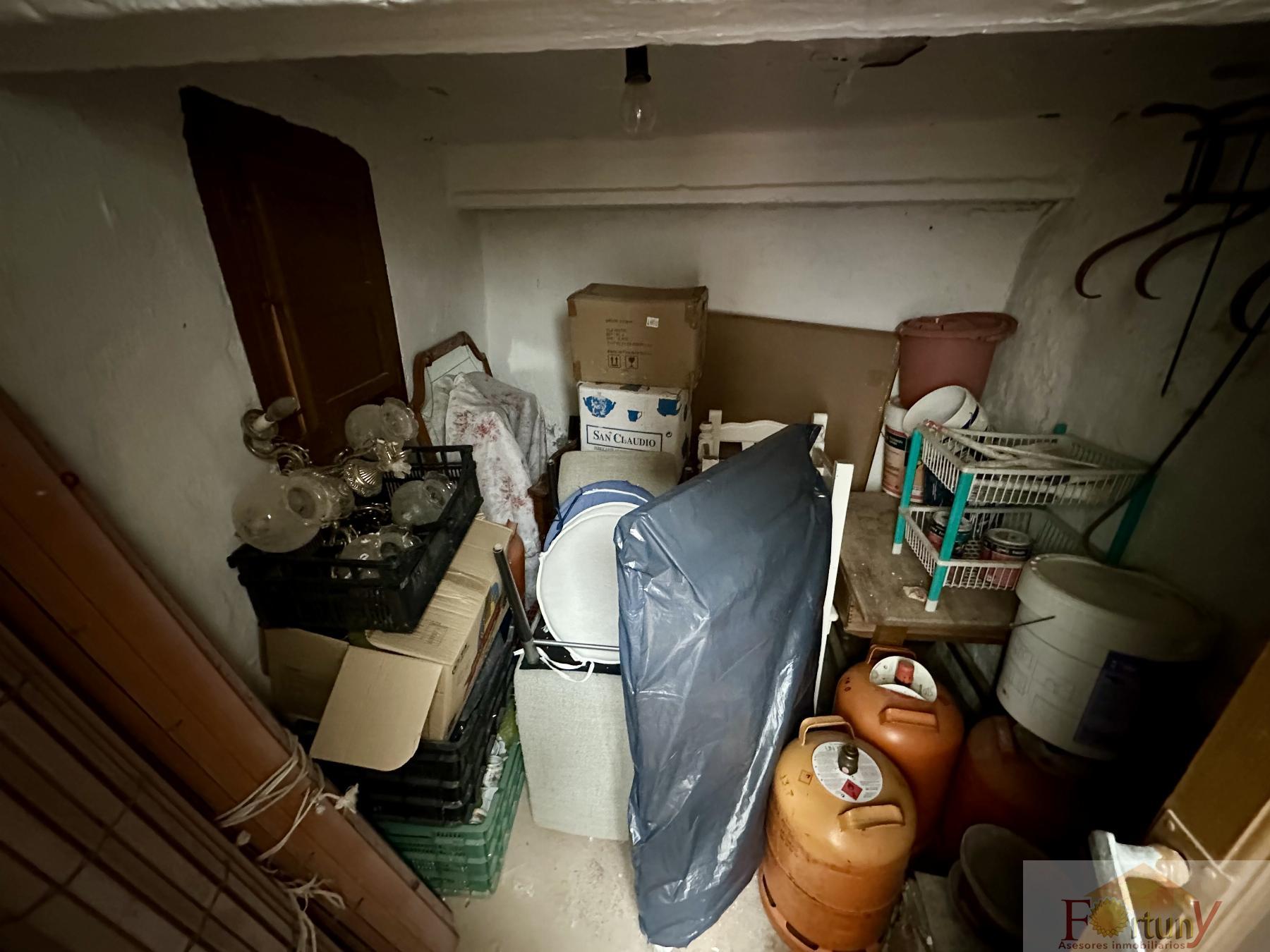 For sale of house in Otívar