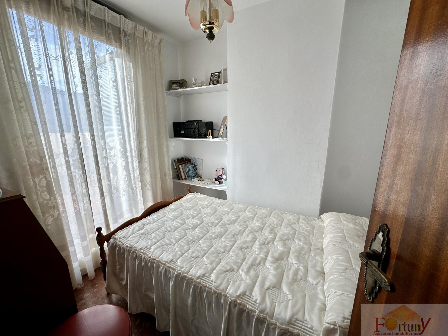 For sale of house in Otívar