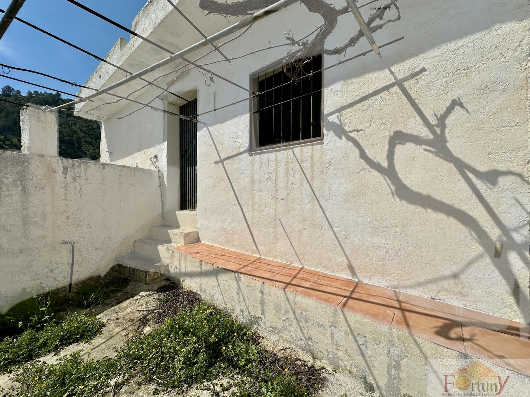 Venta de finca rústica en Otívar