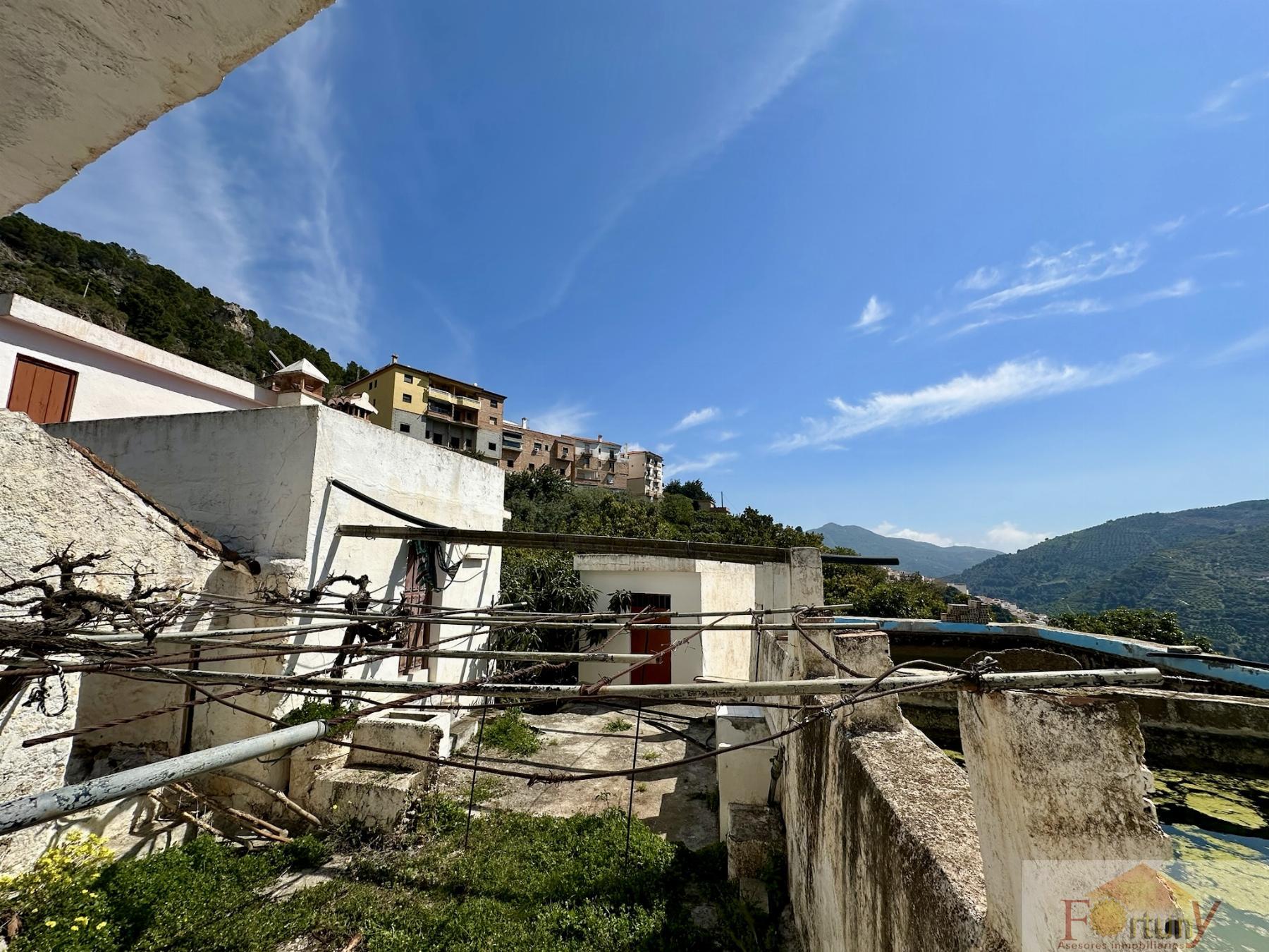 Venta de finca rústica en Otívar