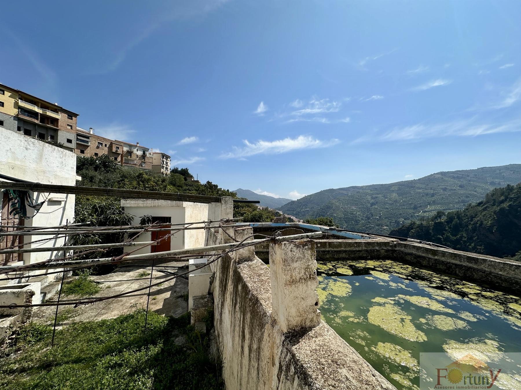 Venta de finca rústica en Otívar