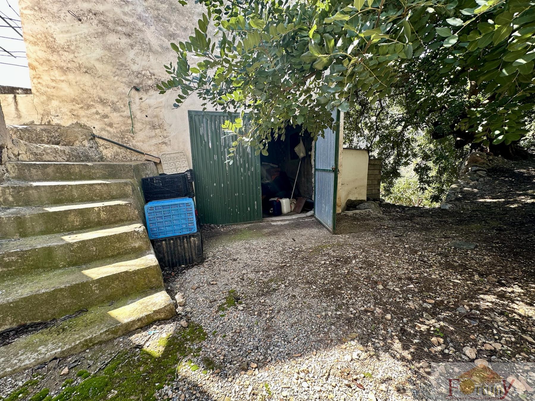 Venta de finca rústica en Otívar